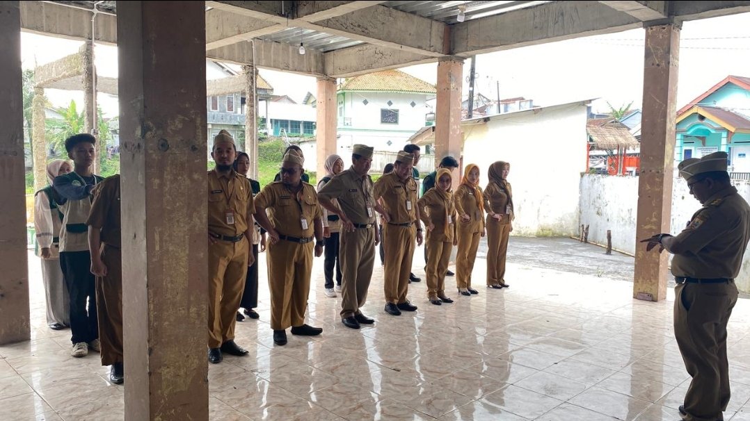 Apel Pagi Bersama Staf Desa Kalisaleh