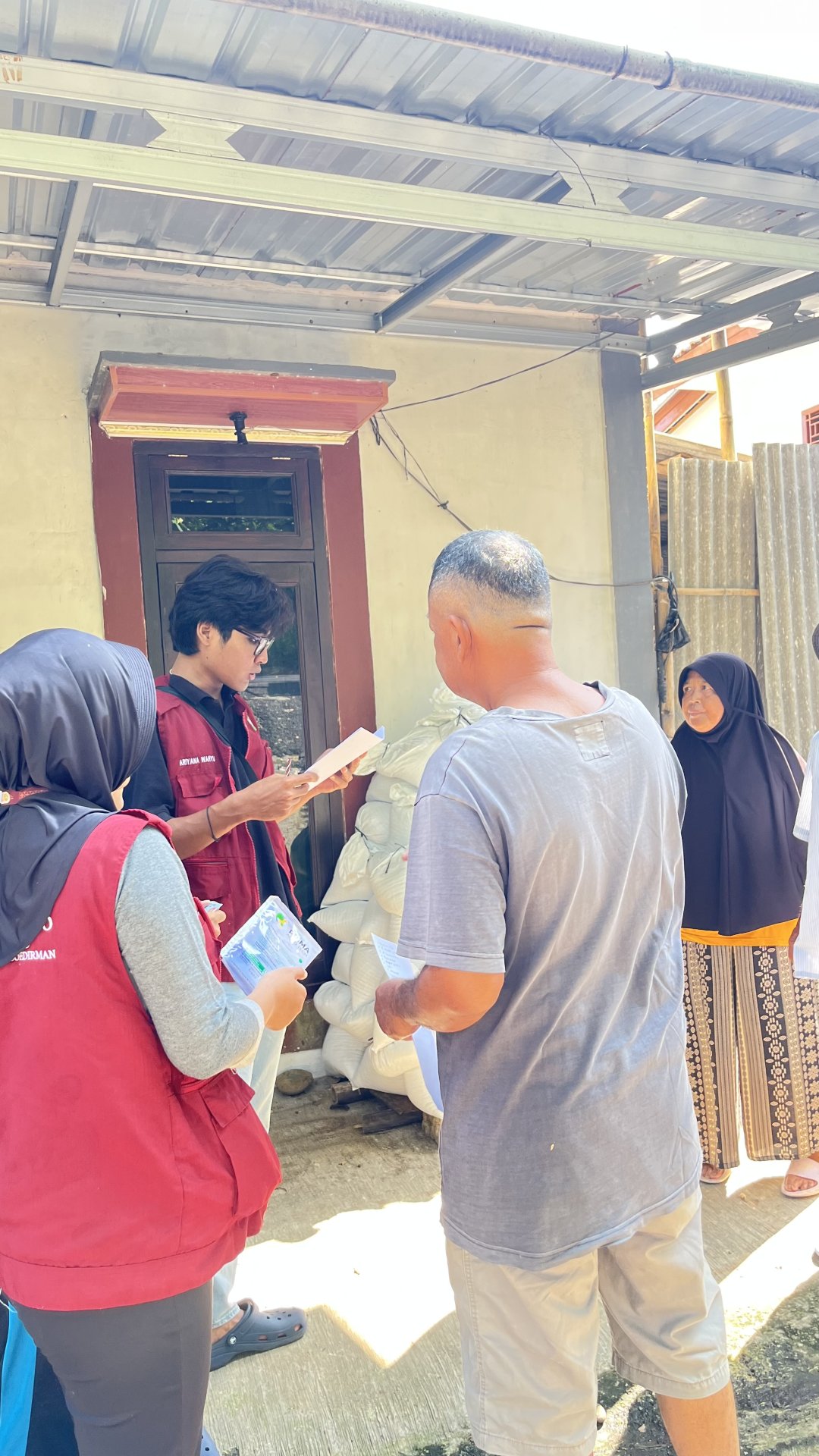 Pembagian pupuk bersama kelompok tani mugi rahayu