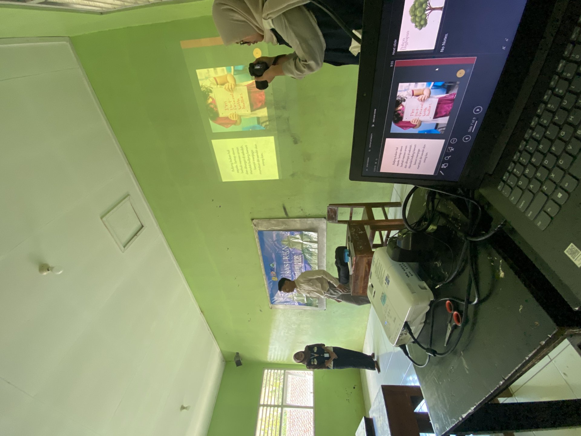 Sosialisasi Anti Bullying di SMK N 1 Wadaslintang