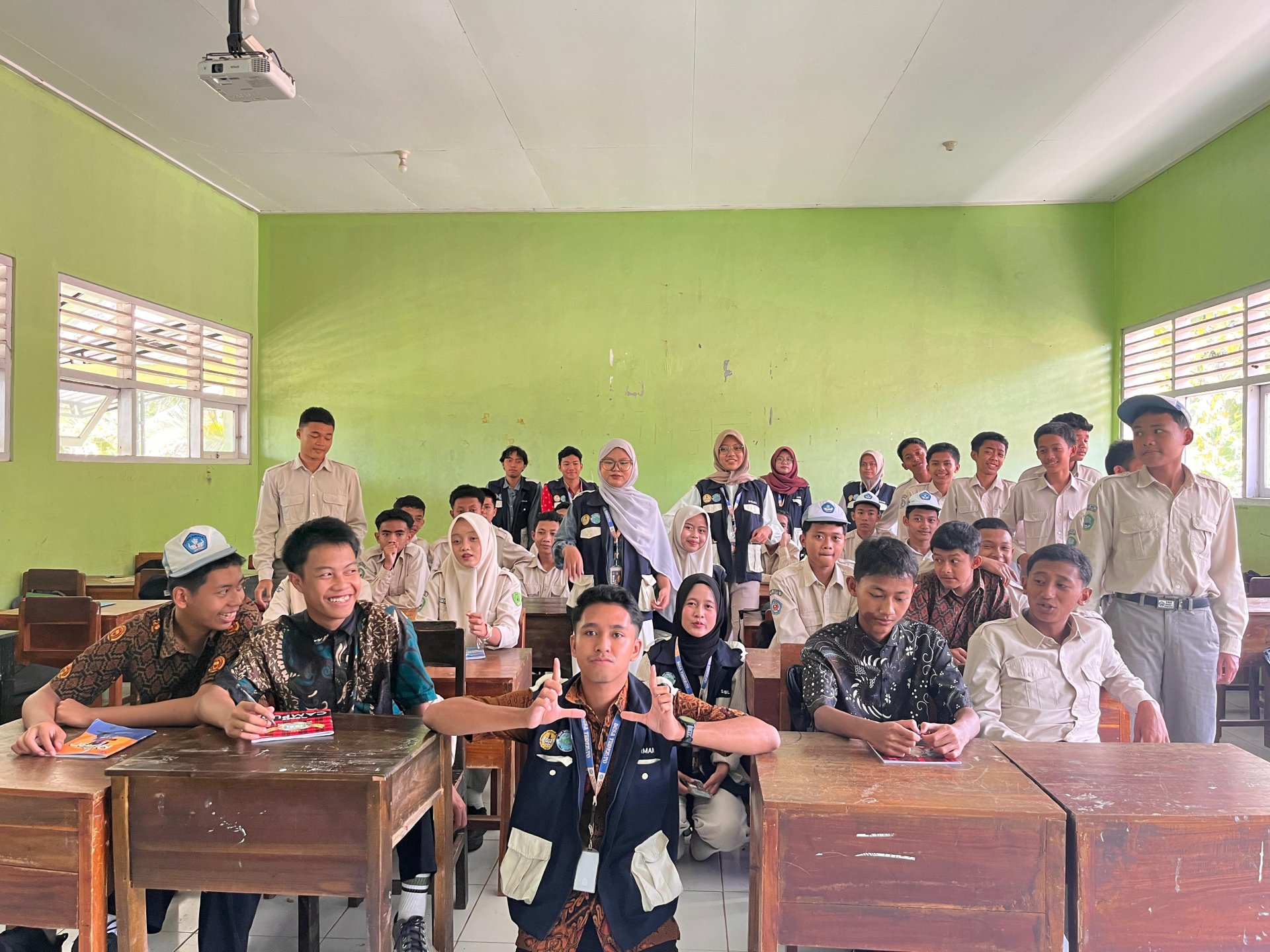 sosialisasi pencegahan bullying berbasis fisik dan digital