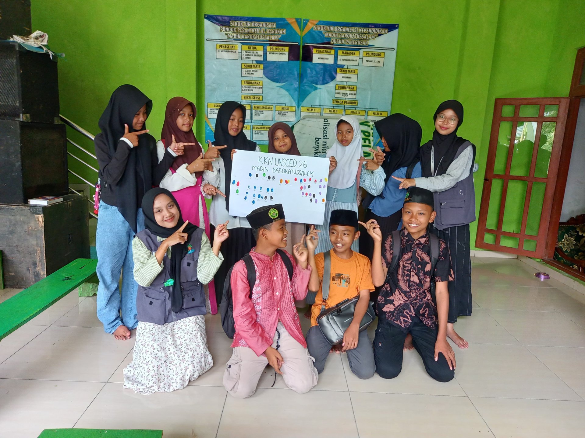 Melaksanakan program kerja bidang kesehatan dan bidang pendidikan