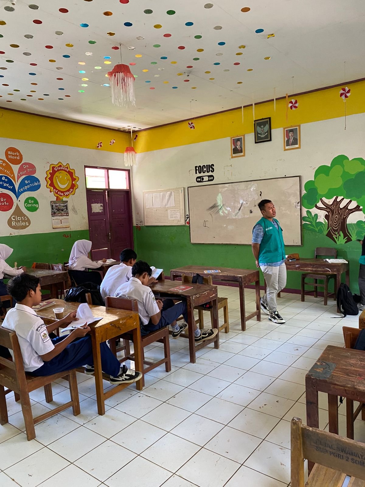 Piket Balai Desa dan Kegiatan Pendidikan