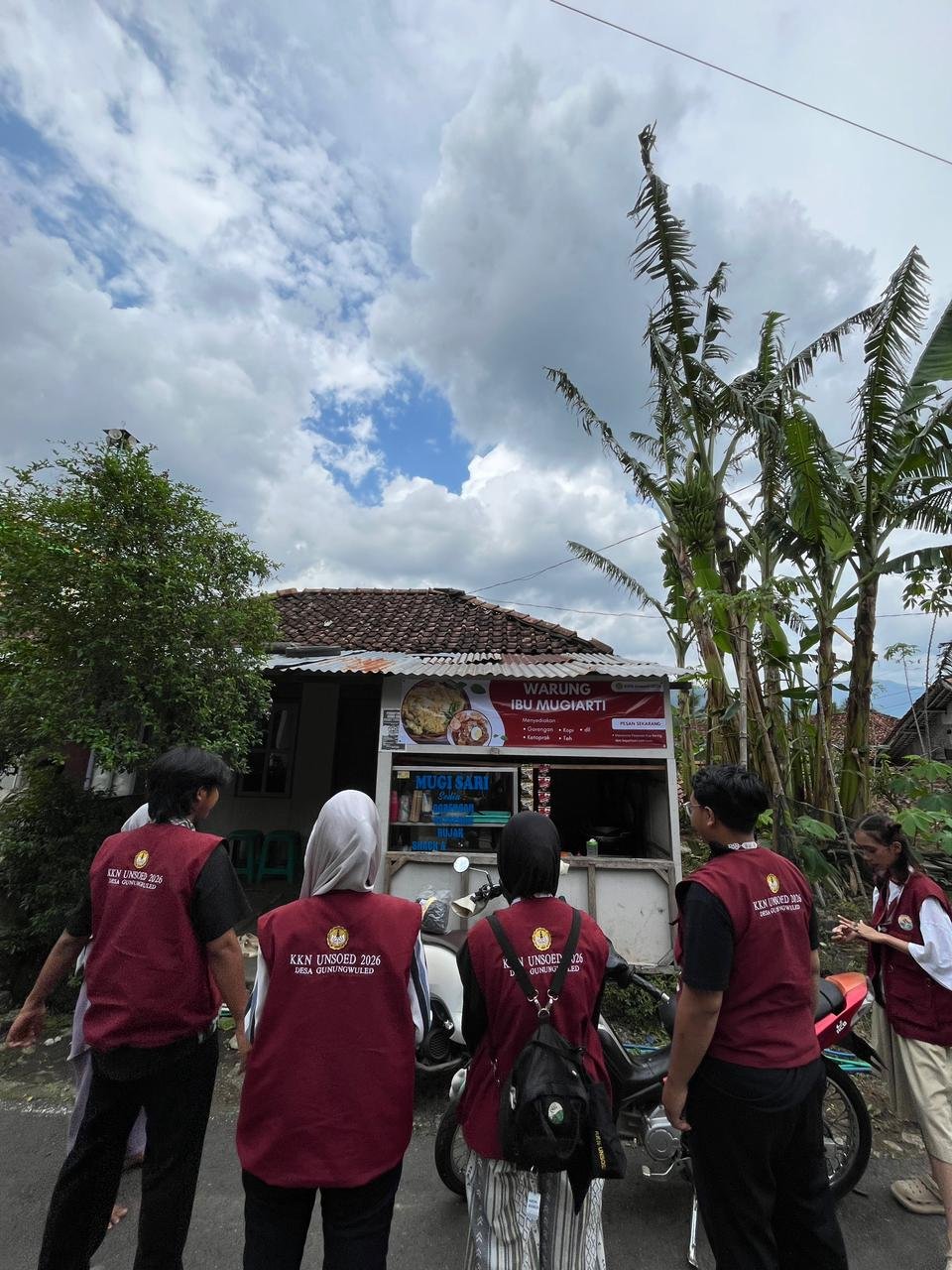 Pemasangan banner UMKM