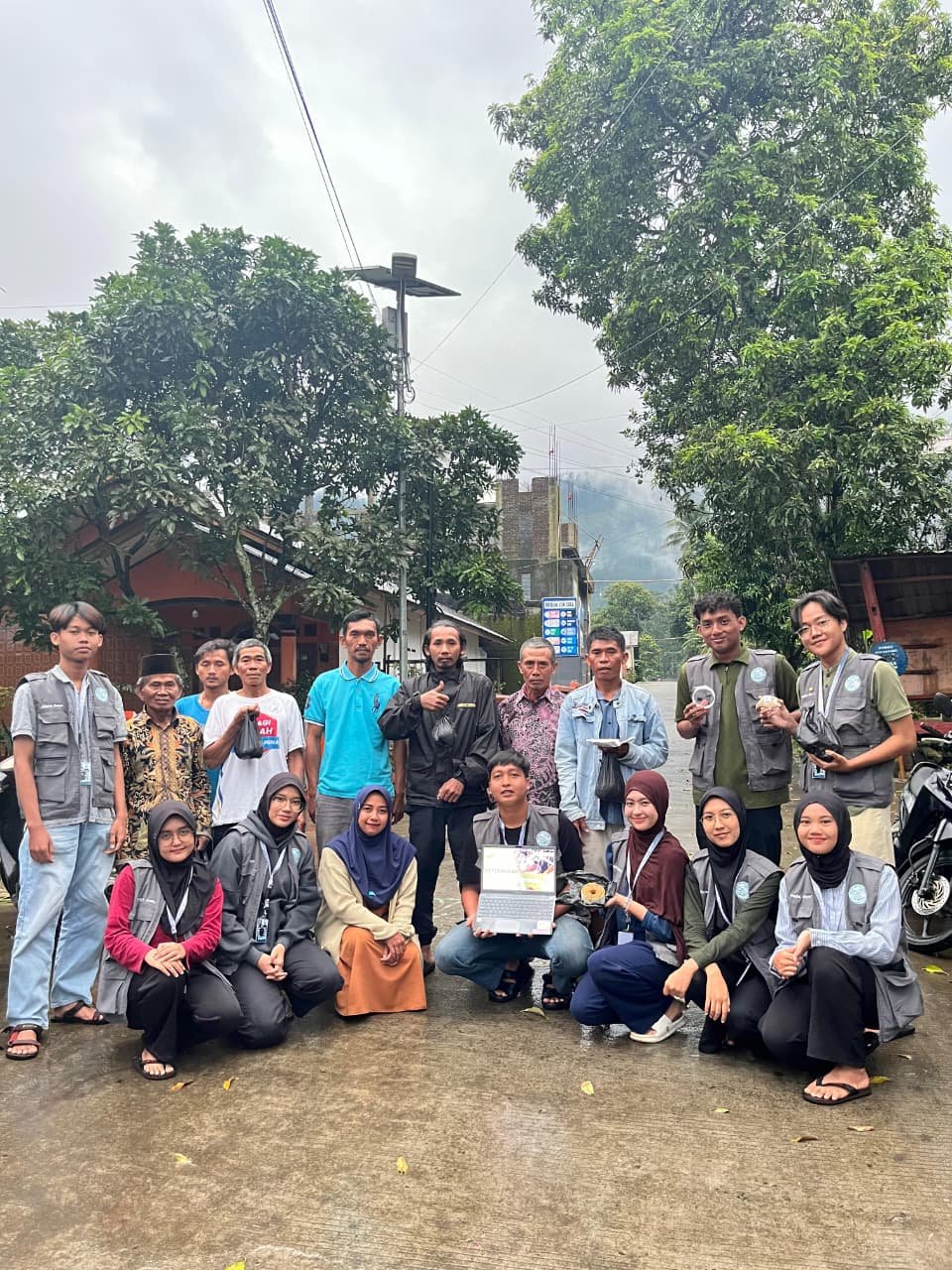 Sosialisasi pembuatan mineral blok