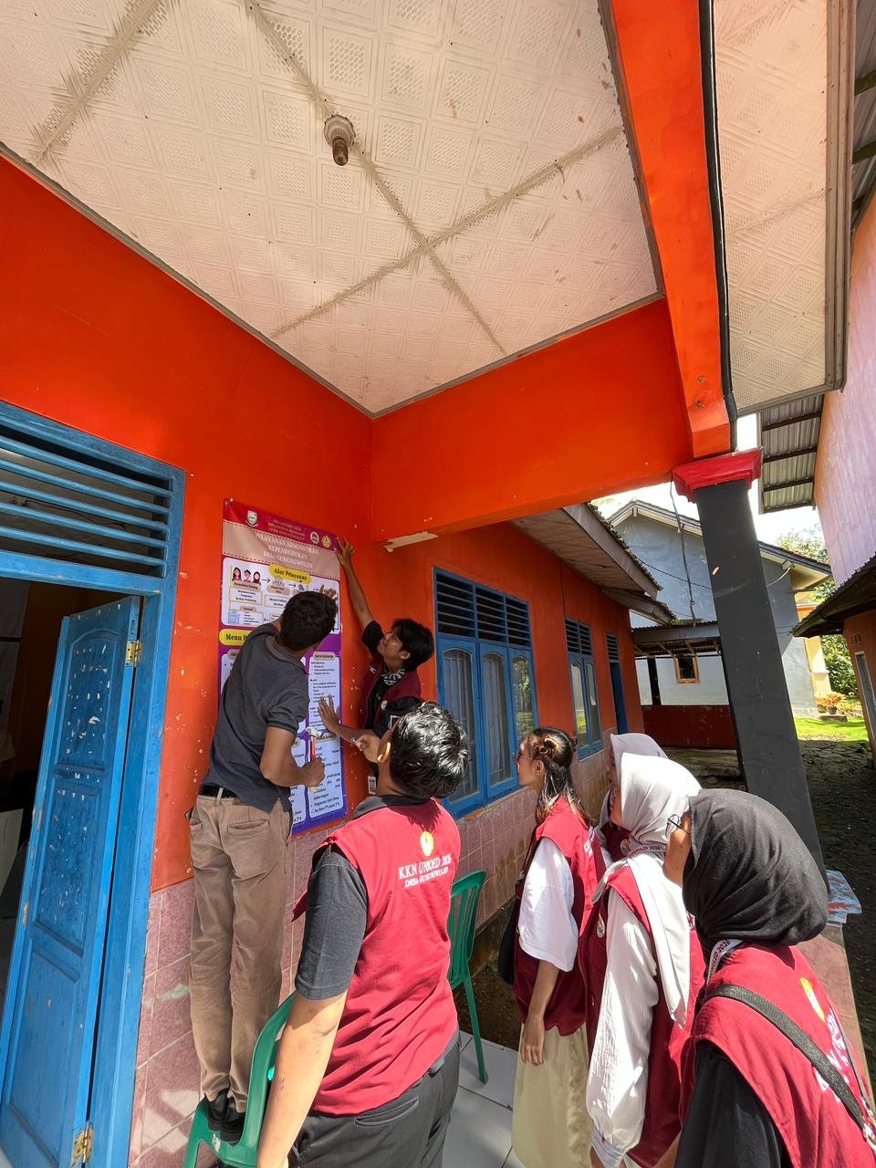 Pemasangan Alur Pelayanan dan Data Aparat Desa Gunungwuled