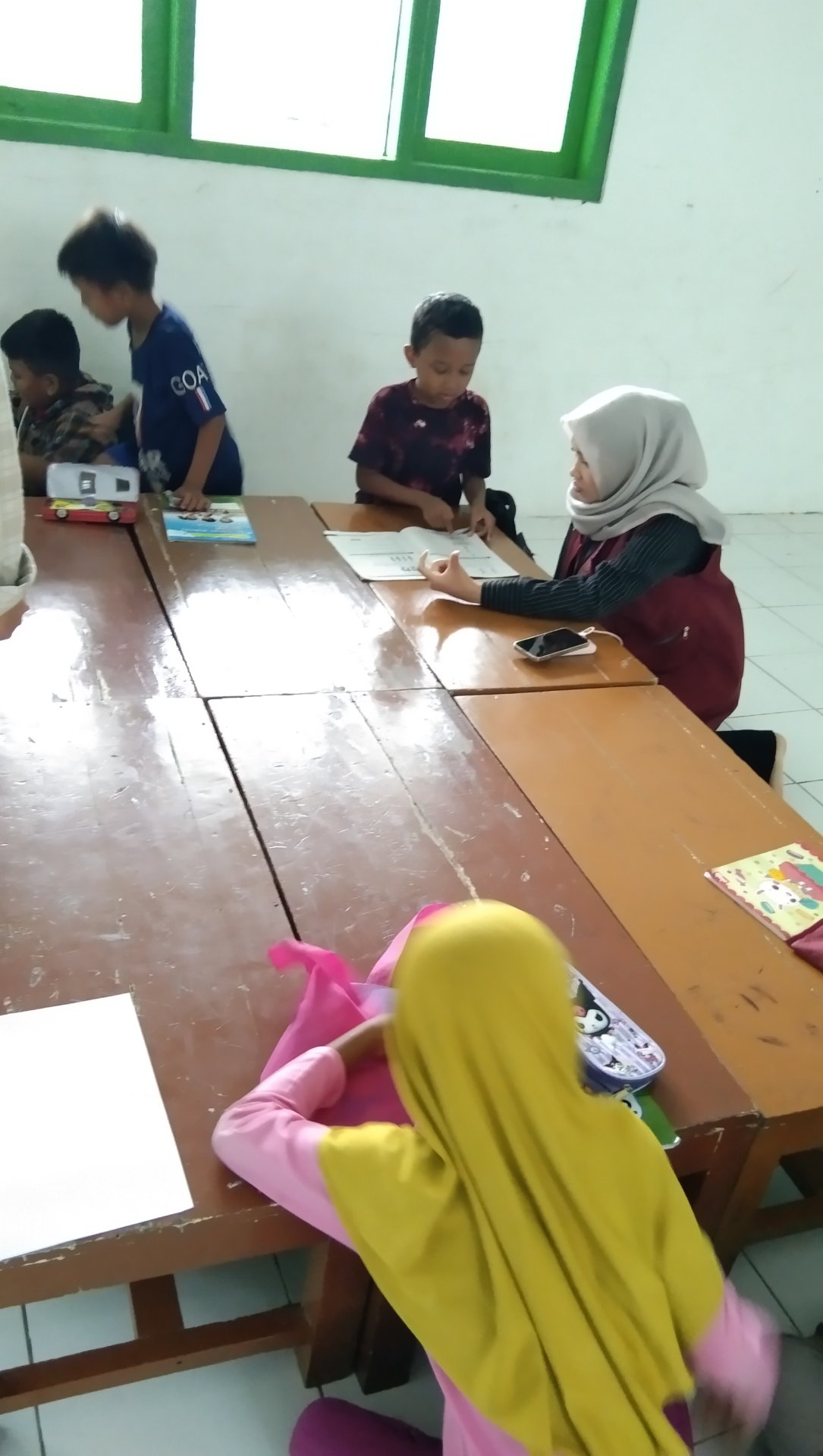 Bimbingan belajar kelas 1 dan 2