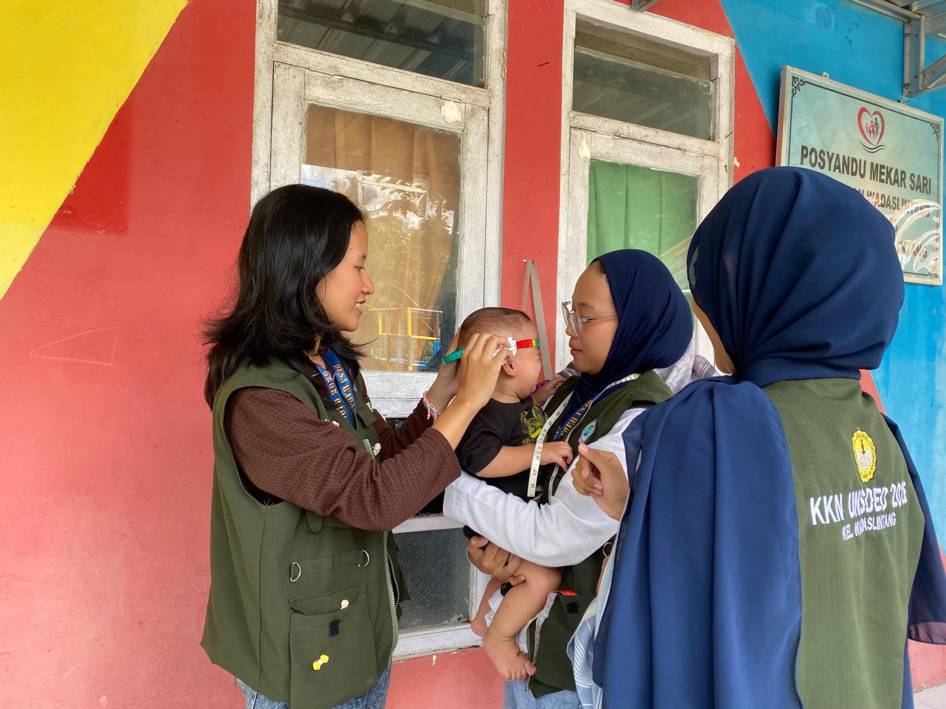 Melaksanakan proker pendampingan posyandu dan sosialisasi stunting