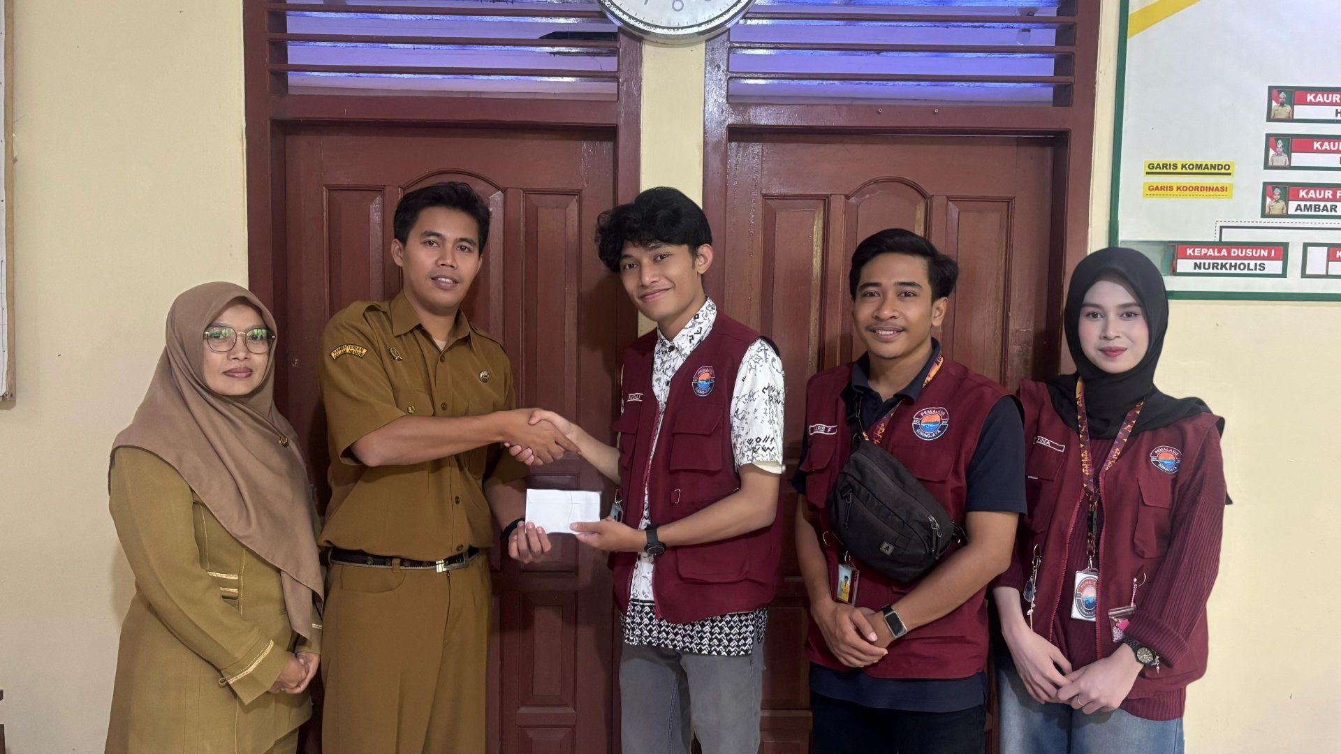 Hari ke-28 KKN (pembuatan website hingga profil desa, penyerahan donasi, dan pembuatan e-commerce)