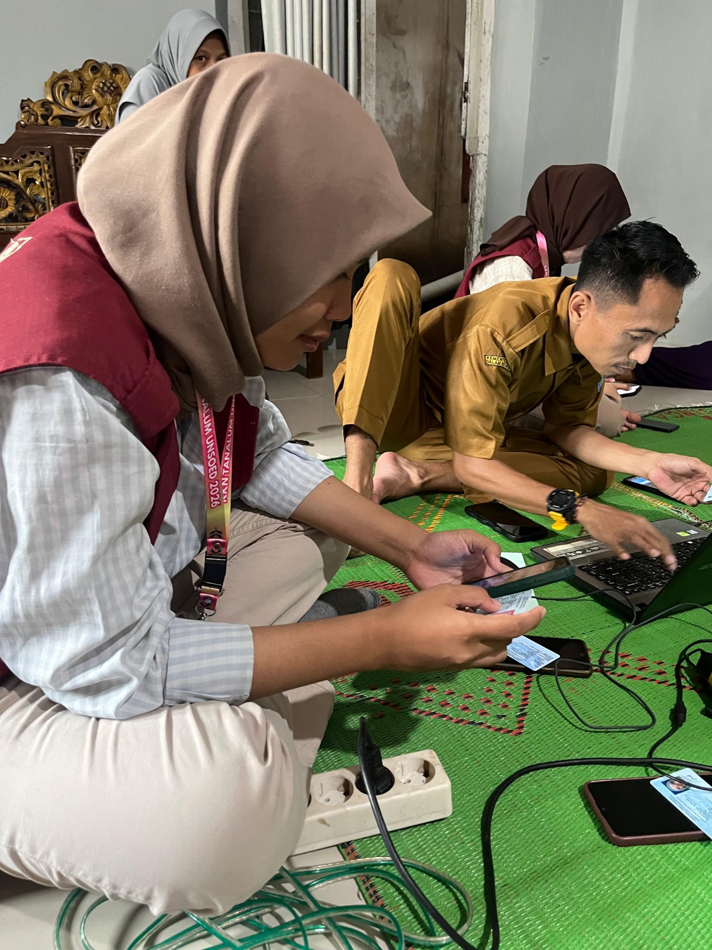 Pembuatan Akun Identitas Kependudukan Digital (IKD) di RT 2