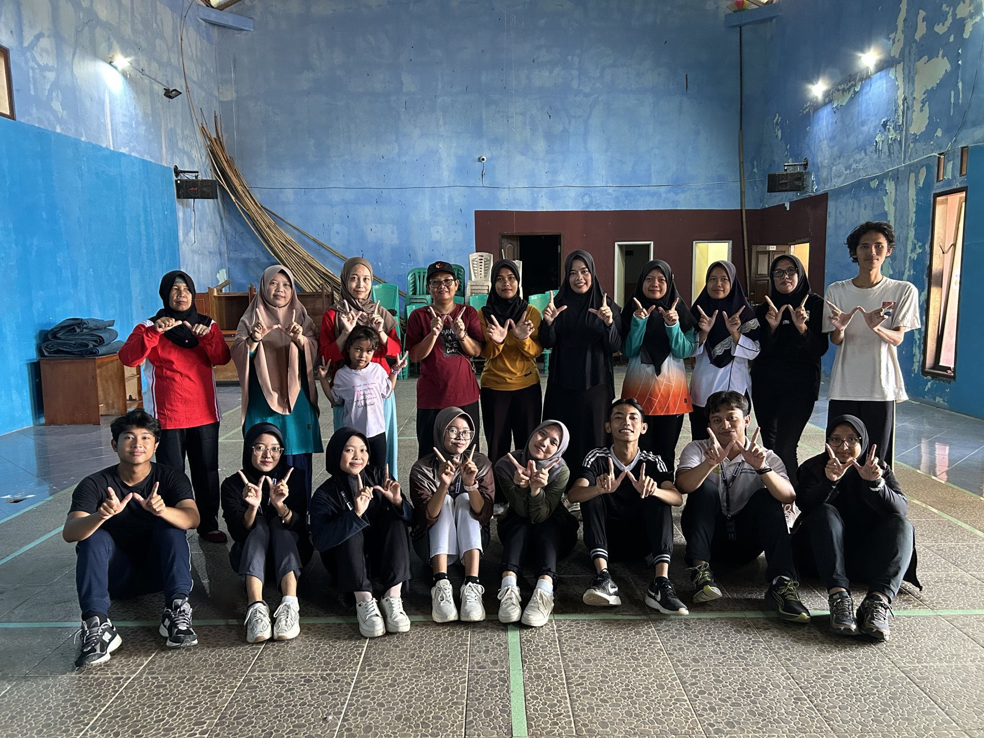 Senam Pagi Bersama Ibu Ibu