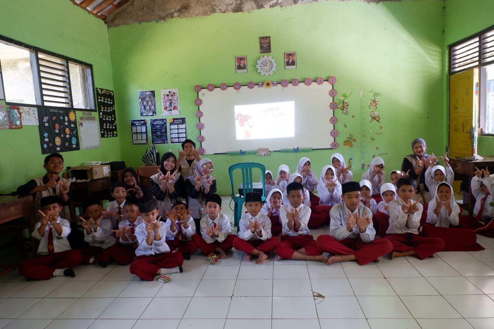 Sosialisasi Pemilahan Sampah di MI Muhammadiyah Wlahar