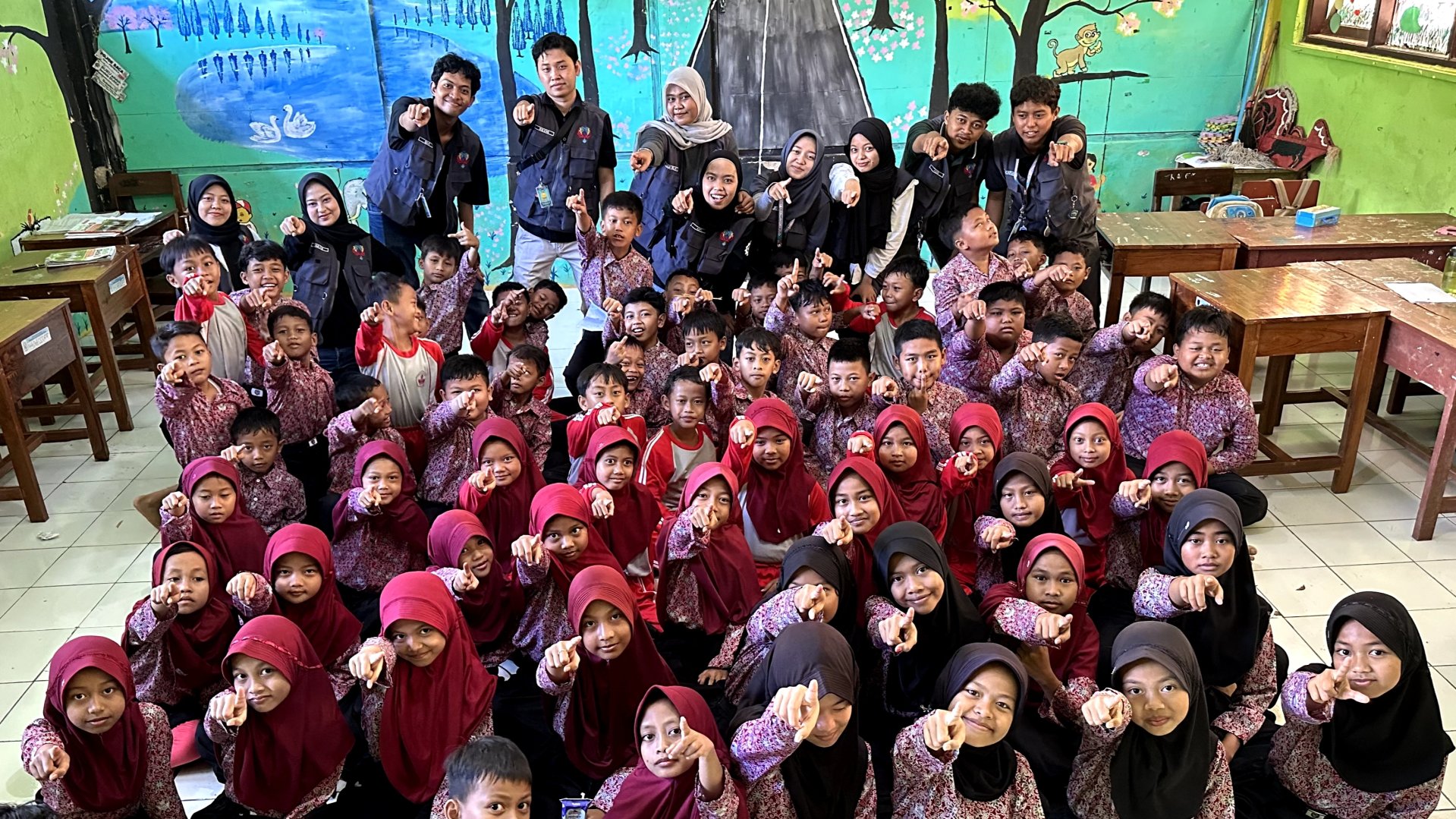 PERPISAHAN DENGAN ANAK-ANAK SDN 2 KARANGBAWANG