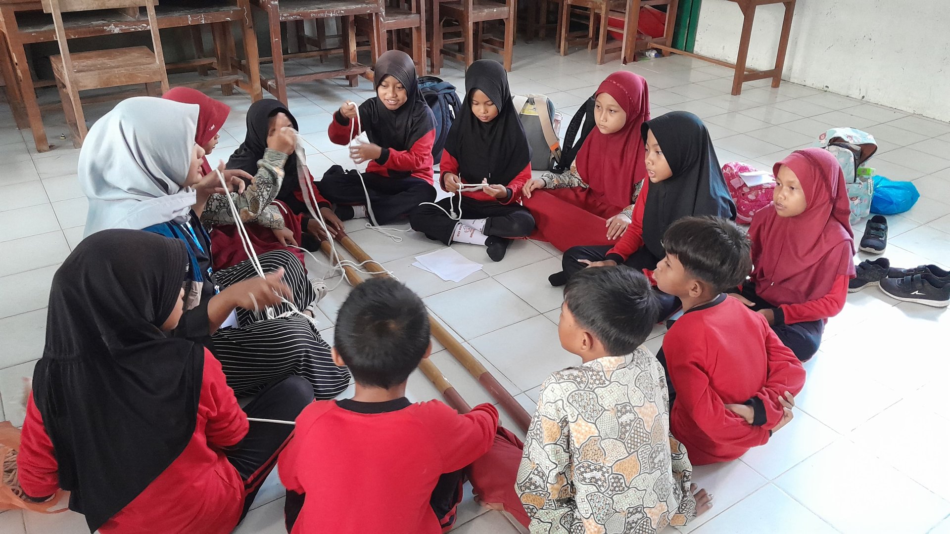 Mengajar Materi Tali Temali di SD Negeri 1 Sawangan untuk Pesta Siaga