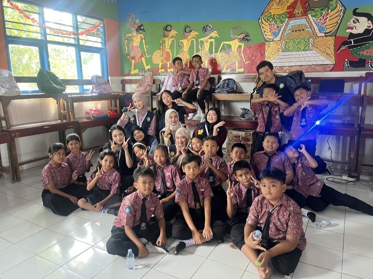 Day 29 Menonton film edukasi bersama SDN 04 Sikasur