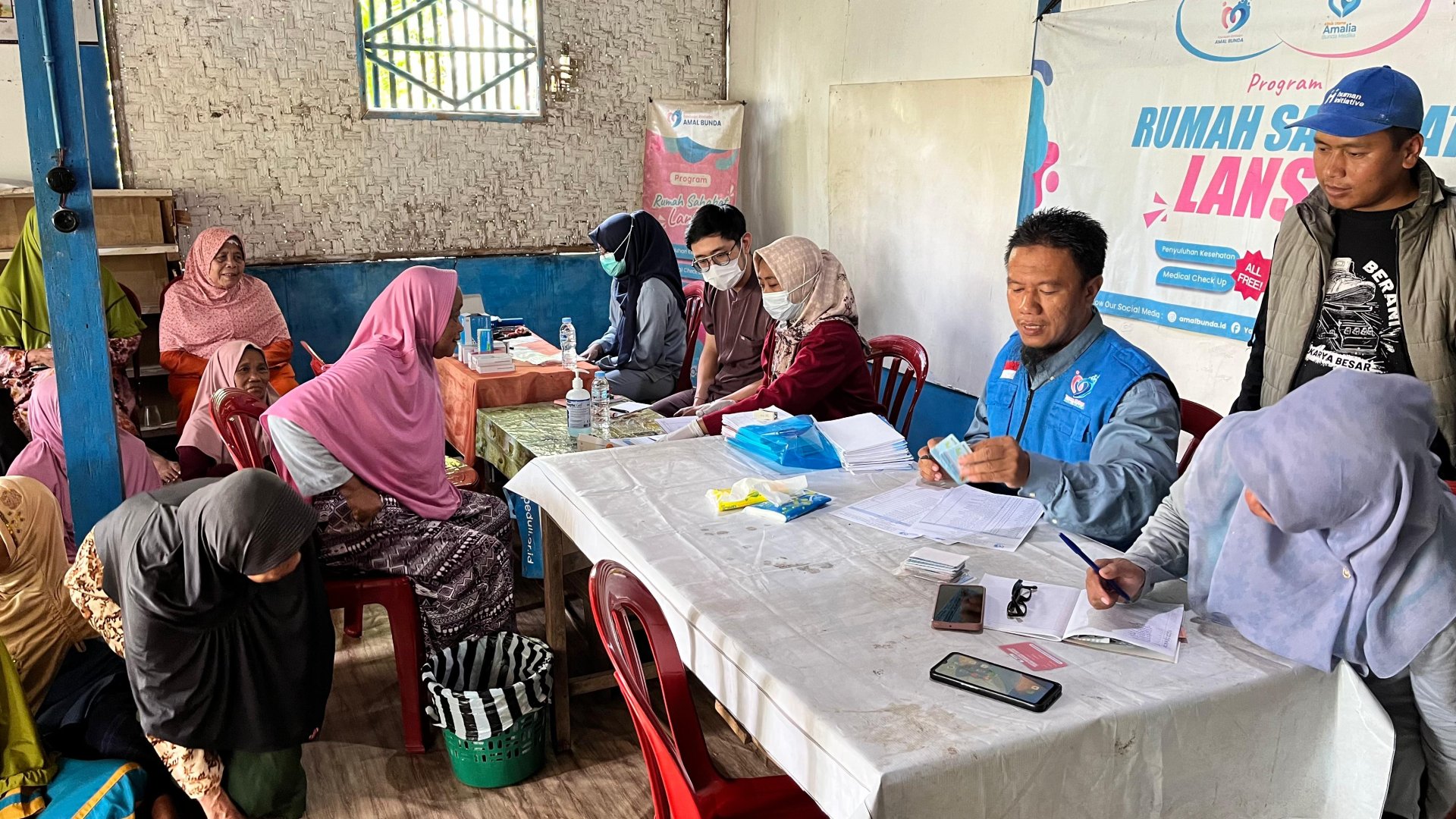 Kegiatan Posyandu Lansia bersama yayasan Amal Bunda X Al Azhar