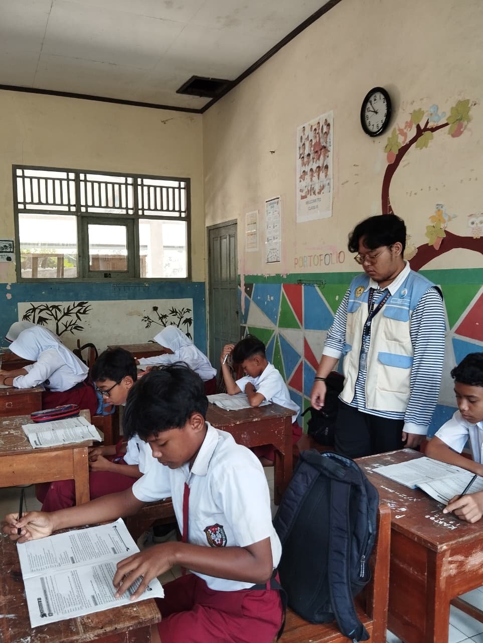 Mengajar di SD N 01 Karangkandri