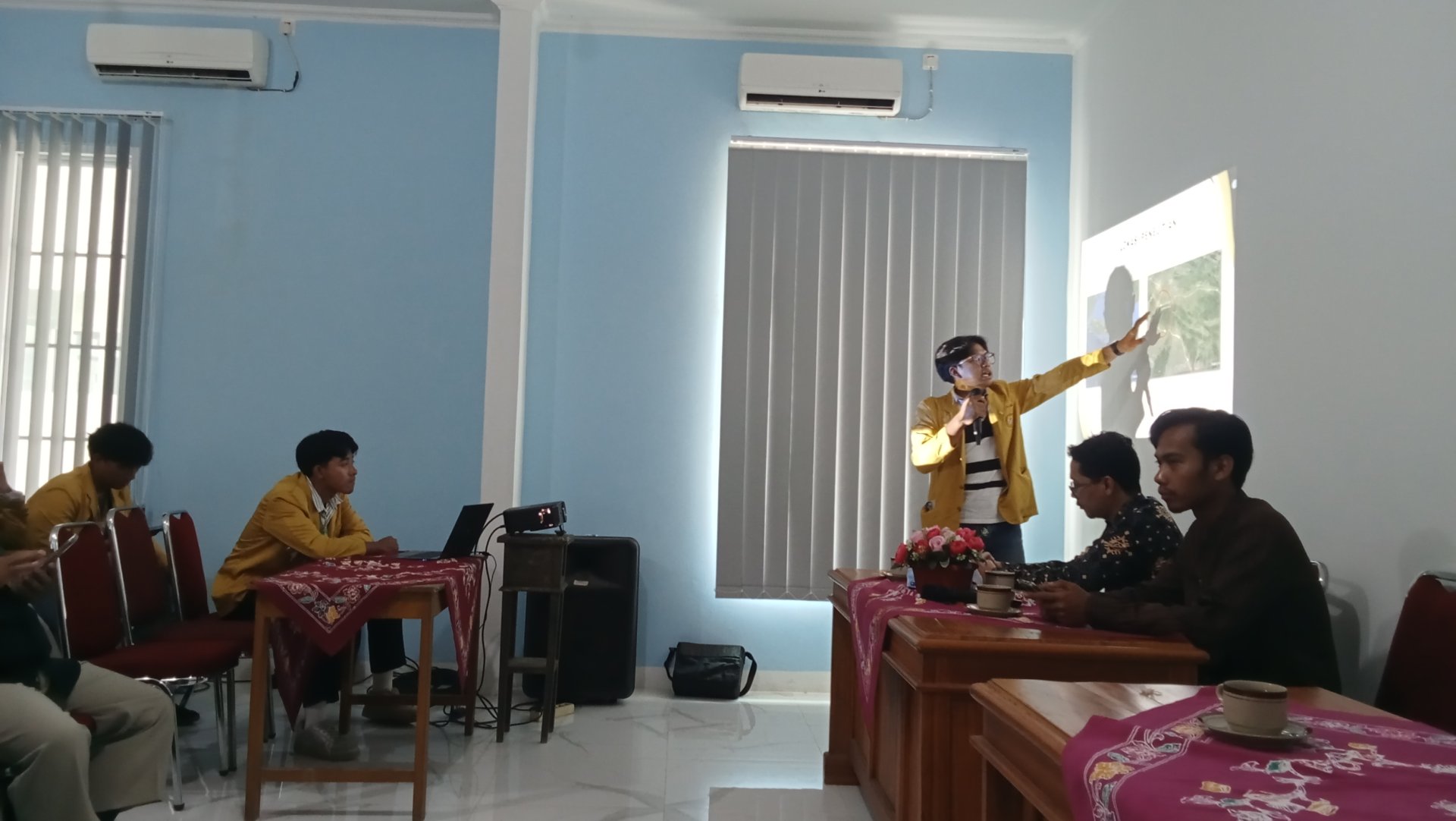 DAY 30 KKN - MENGIKUTI KEGIATAN GLORIFIKASI KKN DAN DEKLARASI DESTANA DI KECAMATAN SOMAGEDE