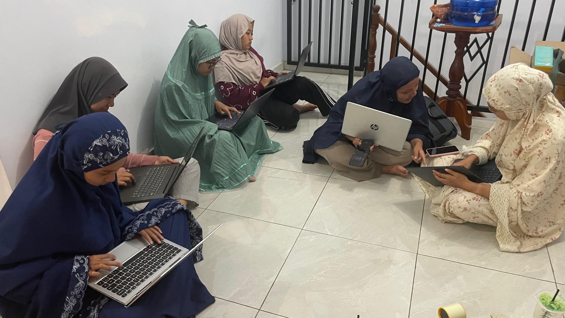 Menyusun Laporan Kegiatan KKN sebagai Dokumentasi Pelaksanaan Program di Desa Tirip