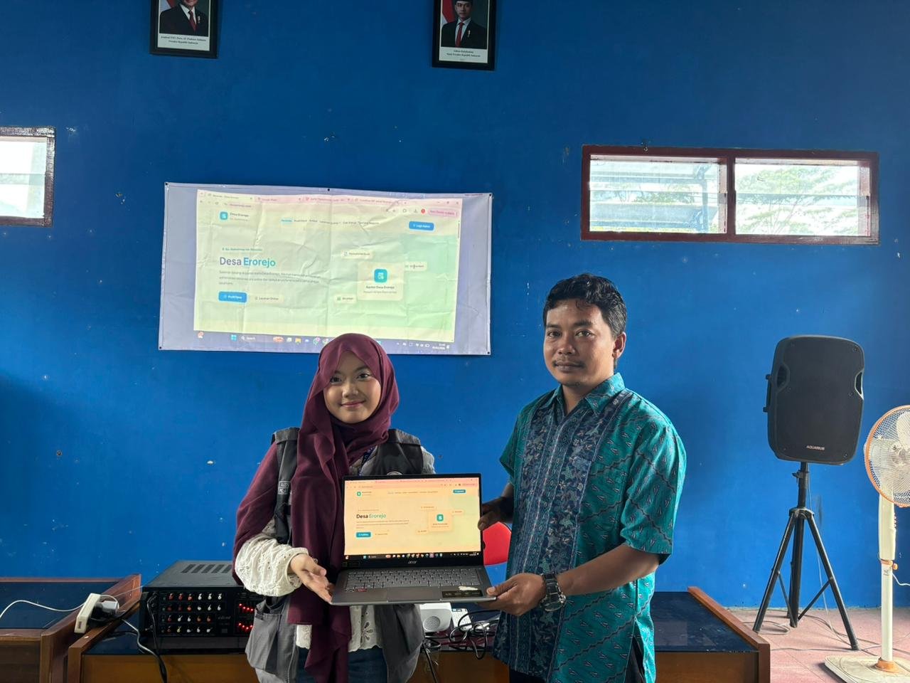 Penyerahan dan Sosialisasi Sistem Informasi Desa serta Materi KIP