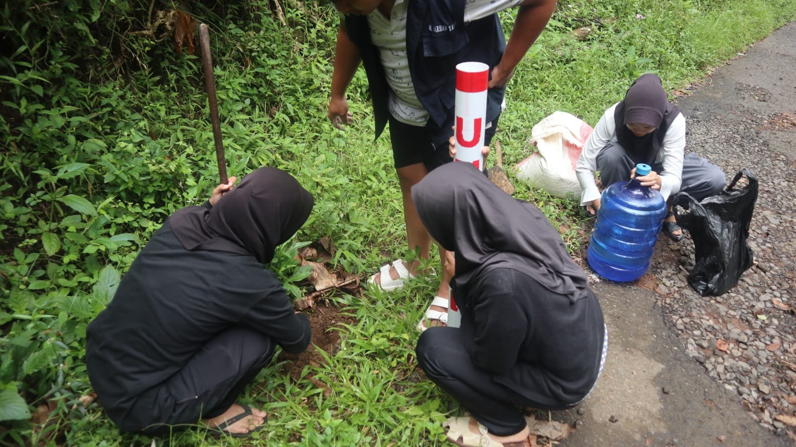 Pemasangan Plang Reflektor