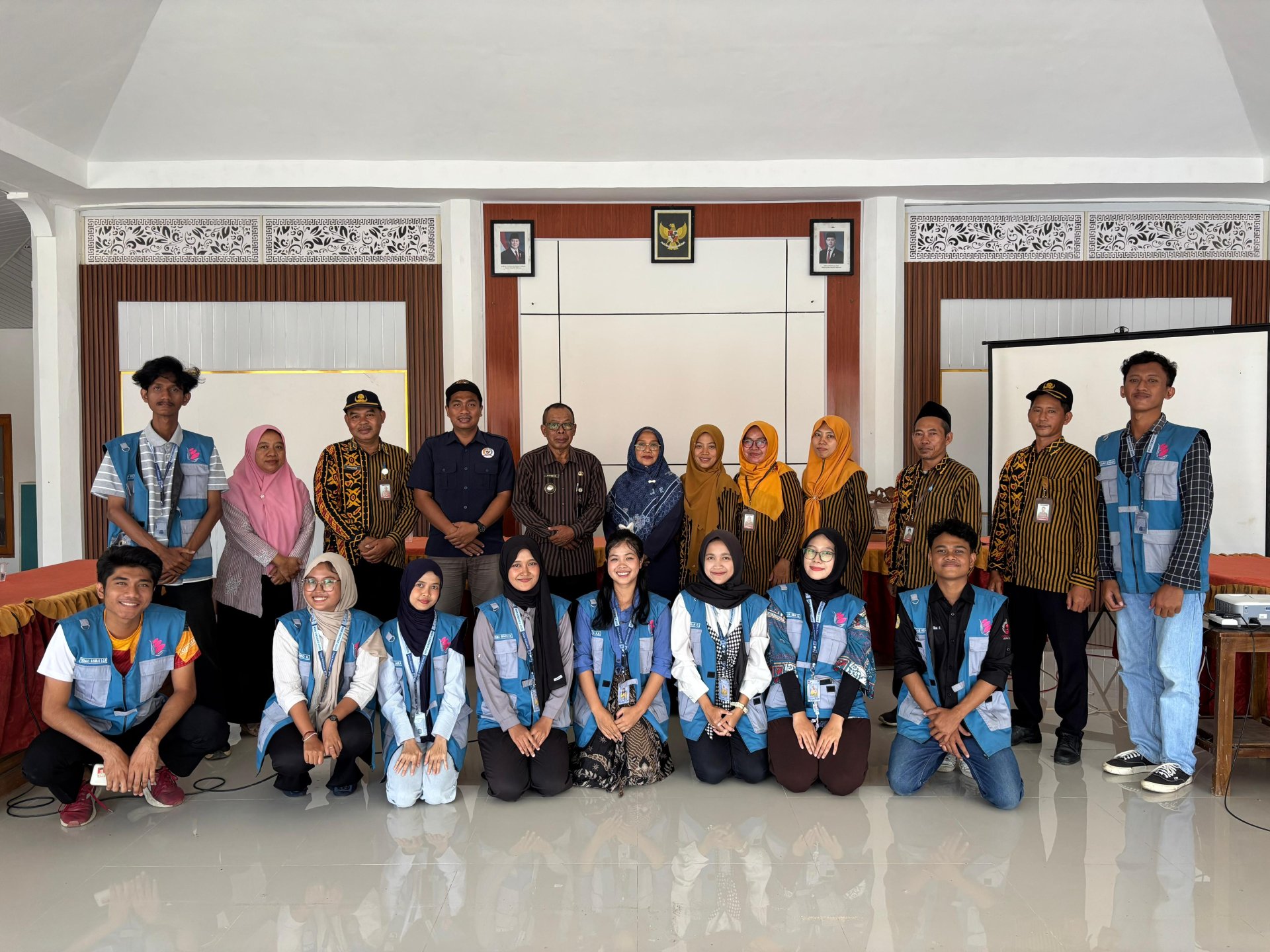 Kegiatan sosialisasi website, arsip desa dan materi KIP