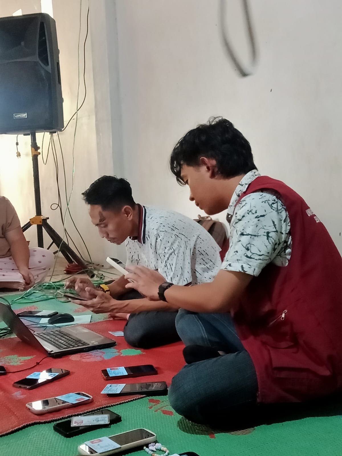Sosialisasi dan Pembuatan Akun Identitas Kependudukan Digital (IKD) di Dusun Buret Sawangan