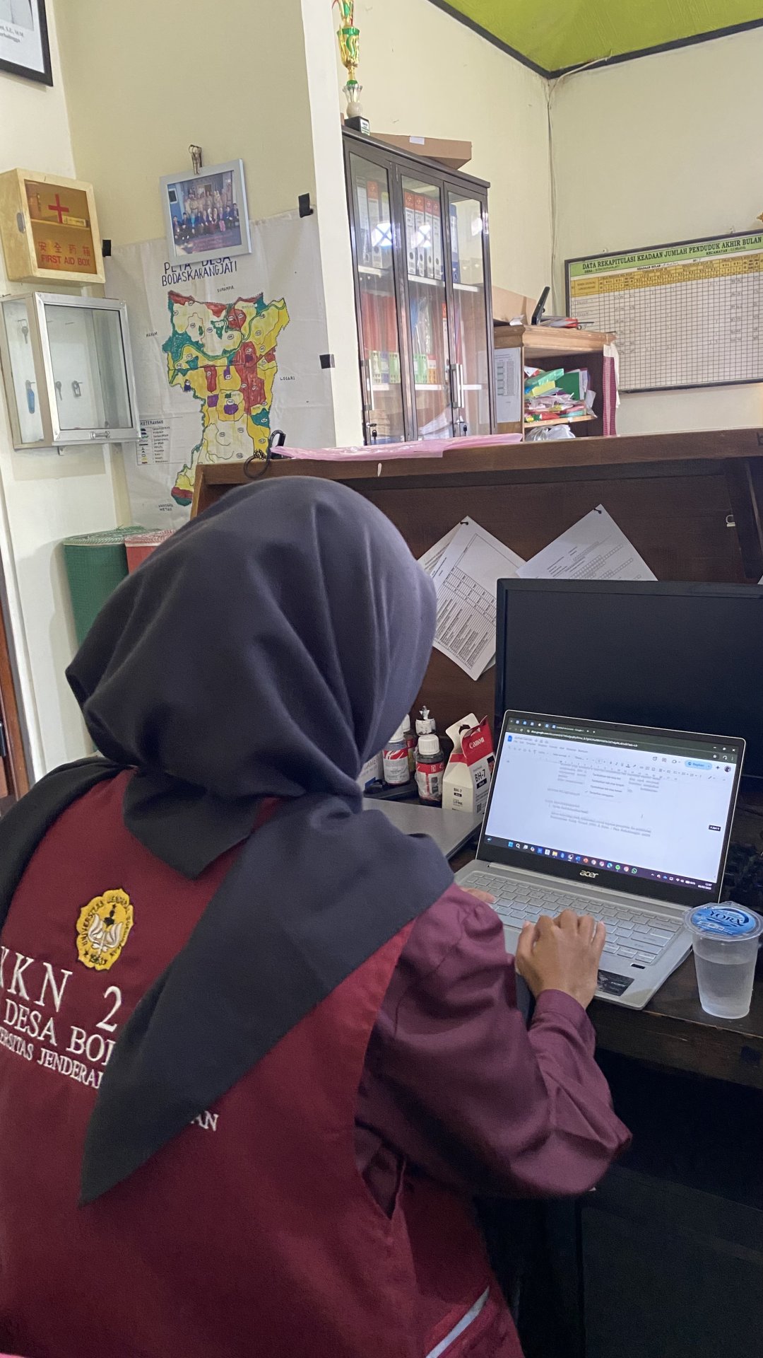 Piket Rutin di Balai Desa Bodaskarangdjati