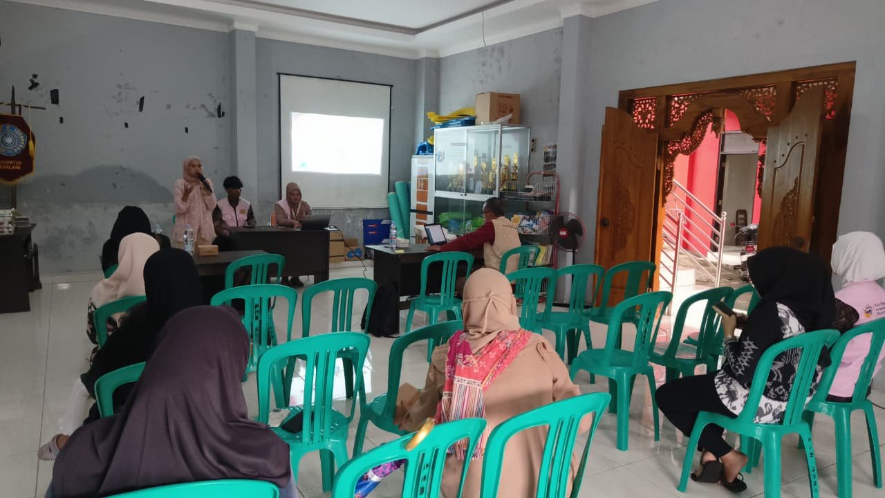 Sosialisasi pembuatan sertifikasi halal umkm desa sikasur