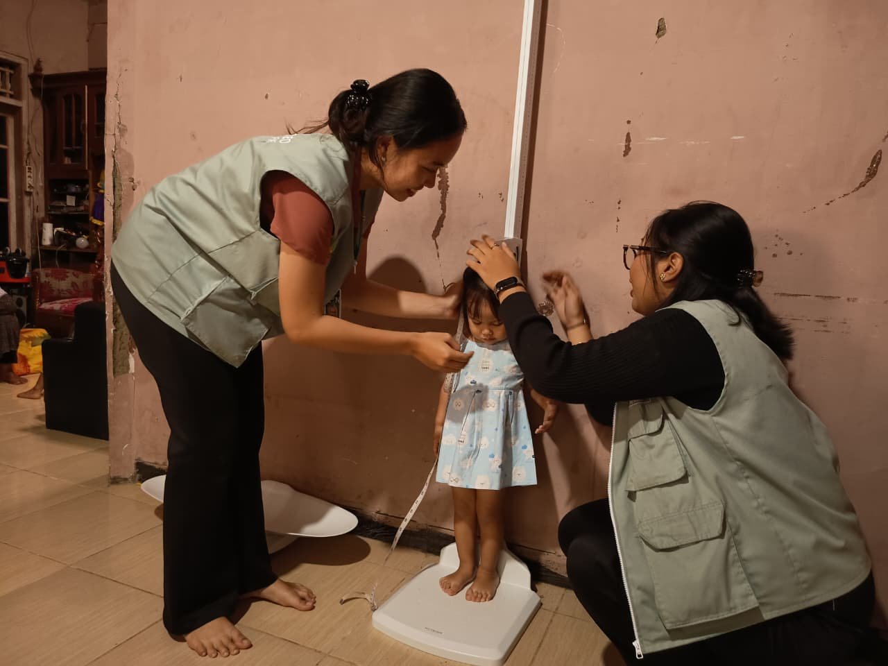 Mahasiswa KKN Desa Sumampir Periode Jan-Feb 2026 Melaksanakan proker pendampingan posyandu di dusun 2 desa sumampir.