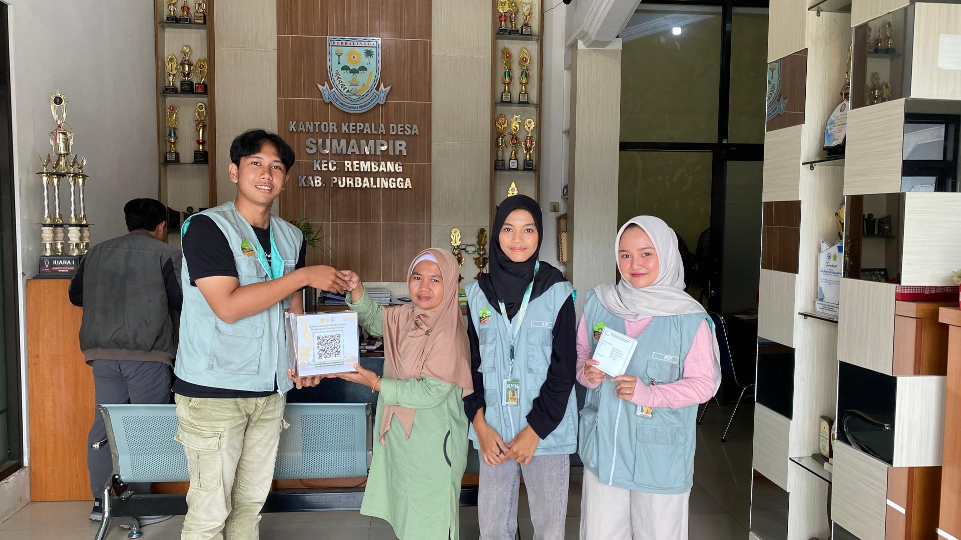 Penyerahan kotak saran