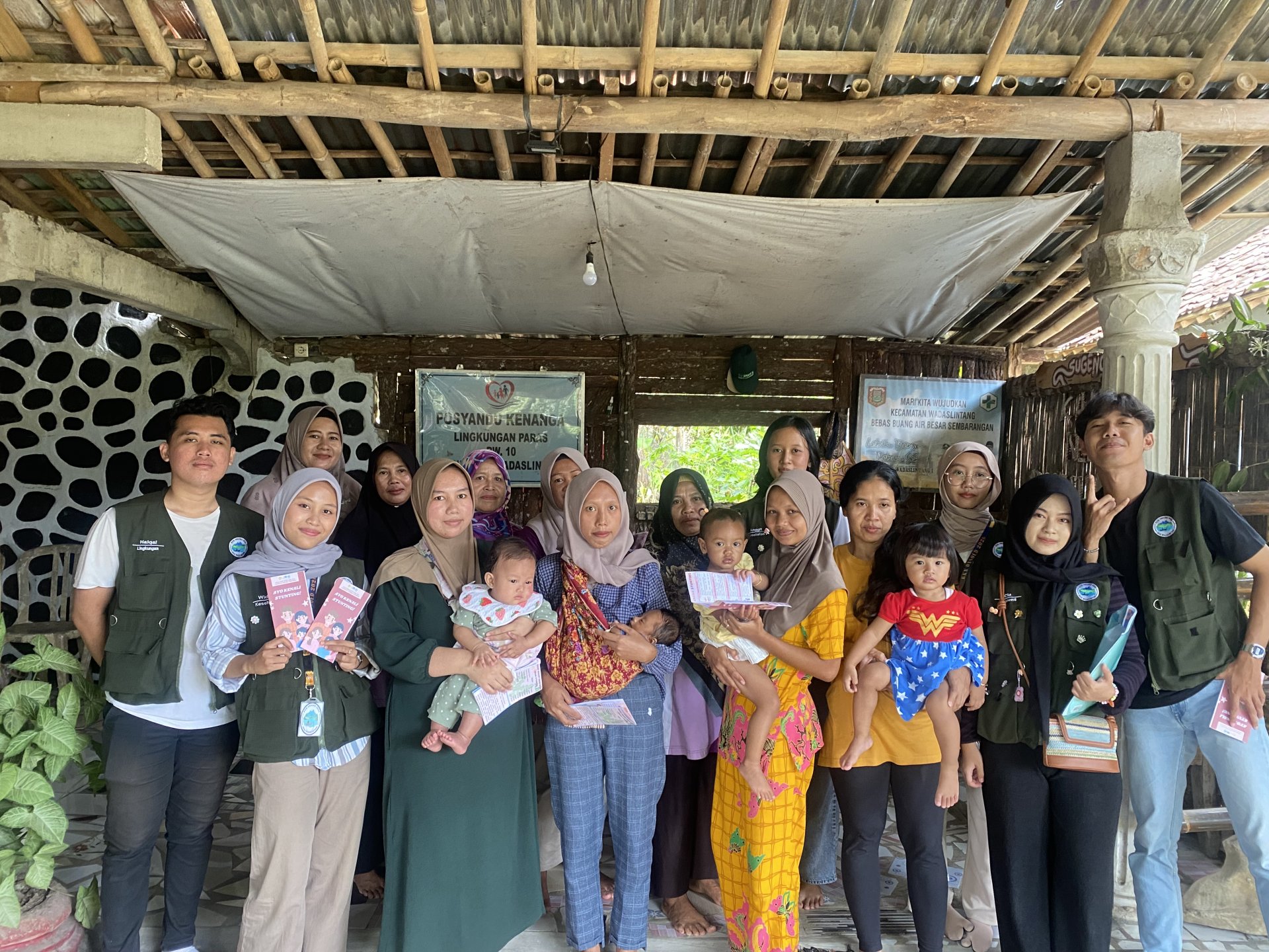 Sosialisasi Stunting dan Pendampingan Posyandu RW 10