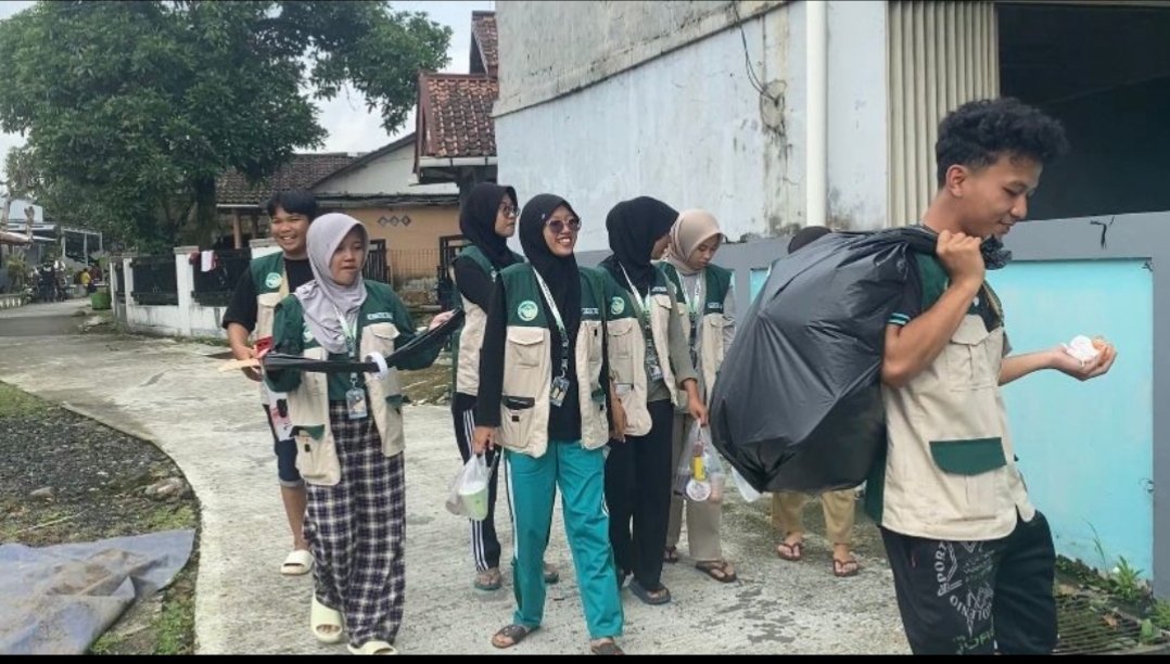 Monitoring dan Sosialisasi Sistem Bank Sampah