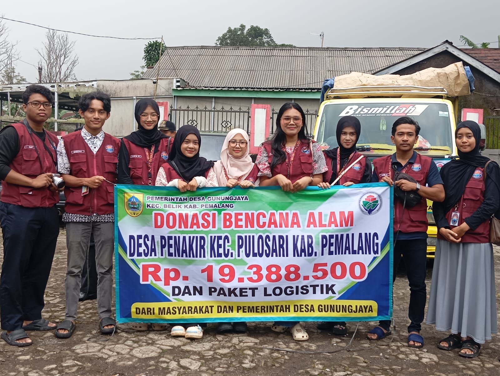 Donasi ke Desa Penakir