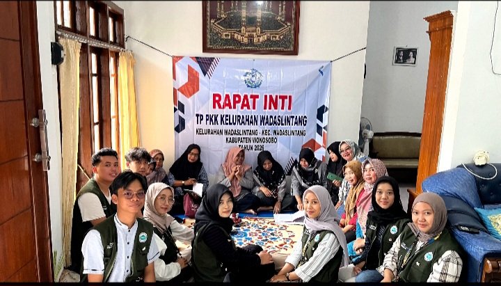 KKN DAY 31 : Kegiatan bersama ibu² PKK Kelurahan Wadaslintang