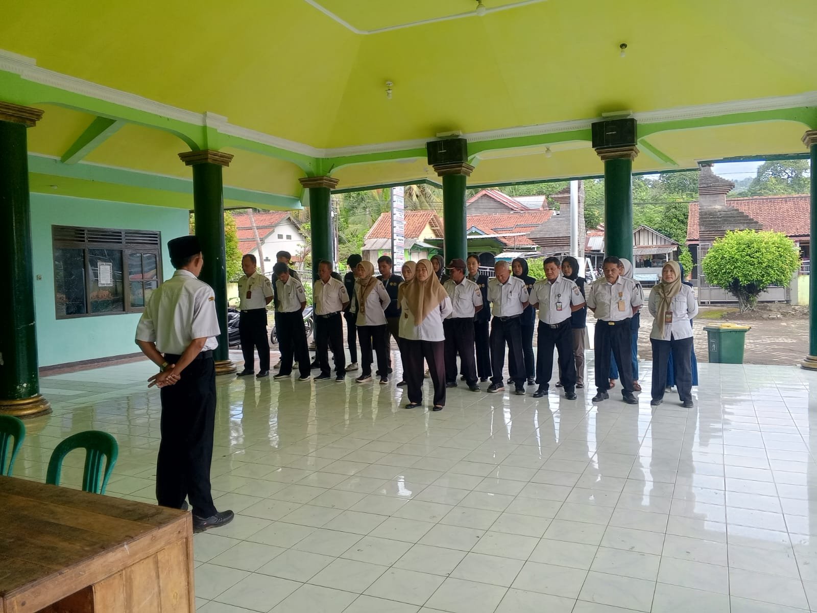 Kegiatan Hari Keduapuluh sembilan | Bagian 1 apel pagi di balai desa