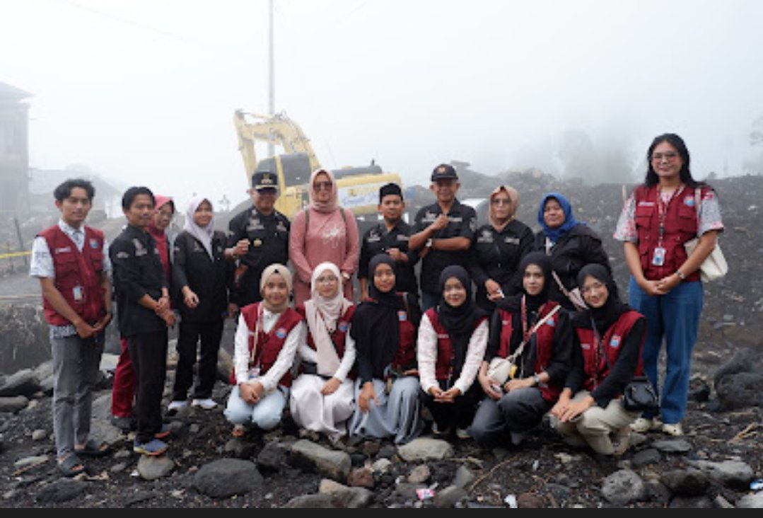 Penyaluran donasi dan pencetakan peta desa