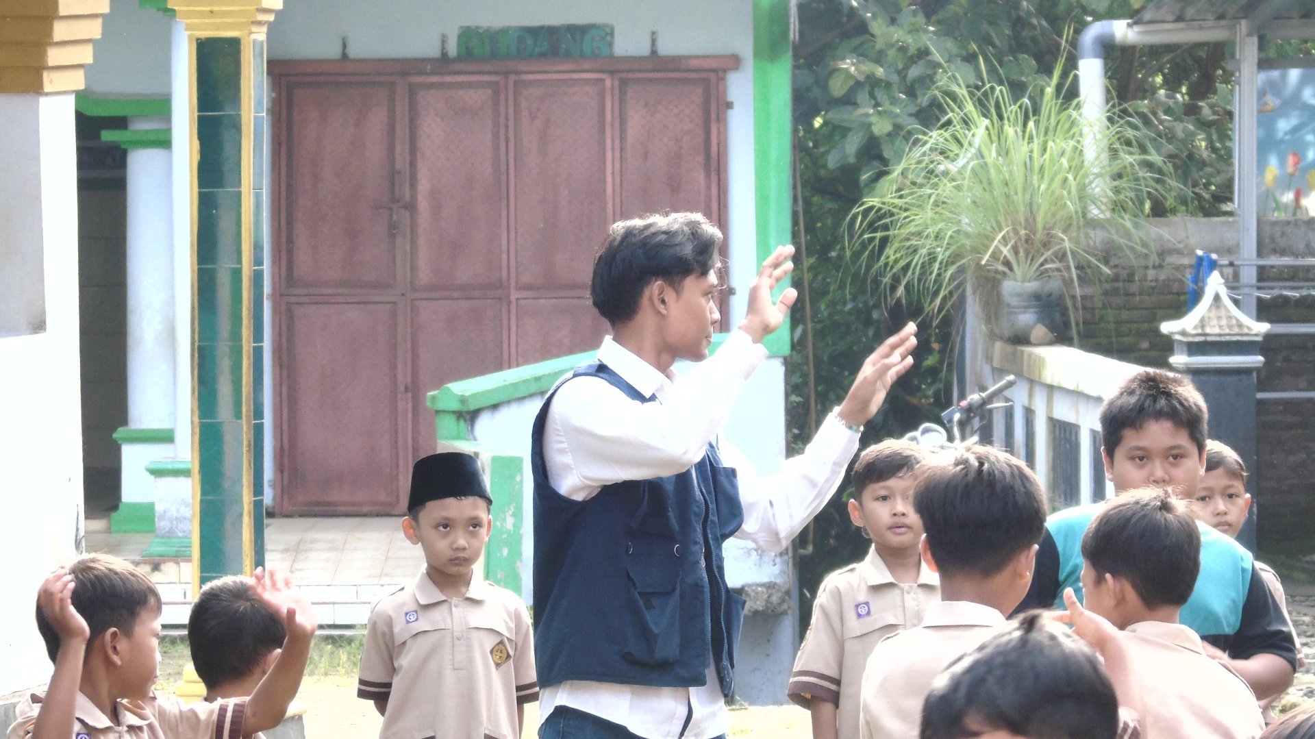 Bidang Kesehatan : Senam Pagi di MI Ma'arif