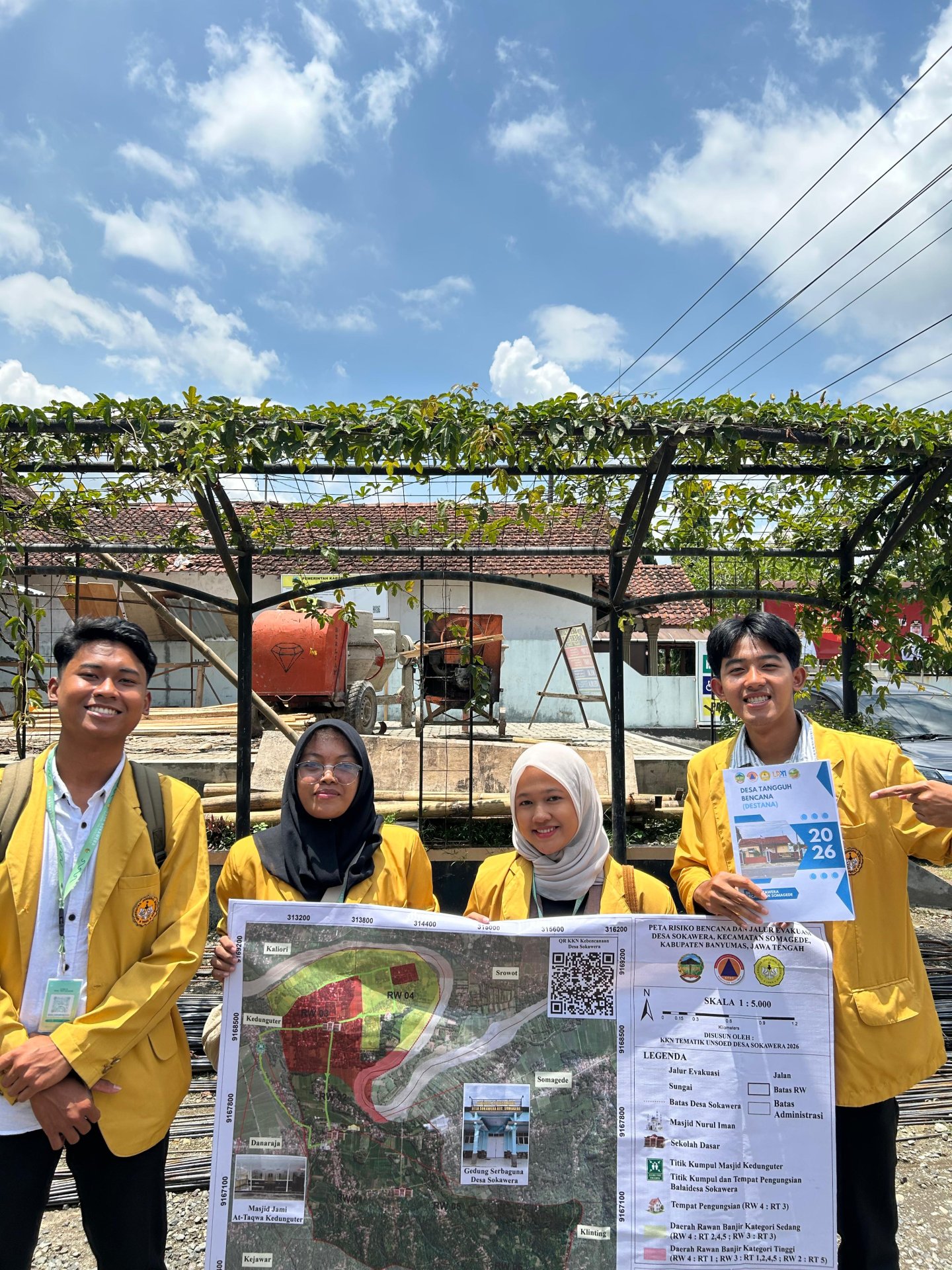Glorifikasi BPBD (Presentasi Hasil KKN Tematik Kebencanaan berupa Peta Jalur Evakuasi dan Buku DESTANA)