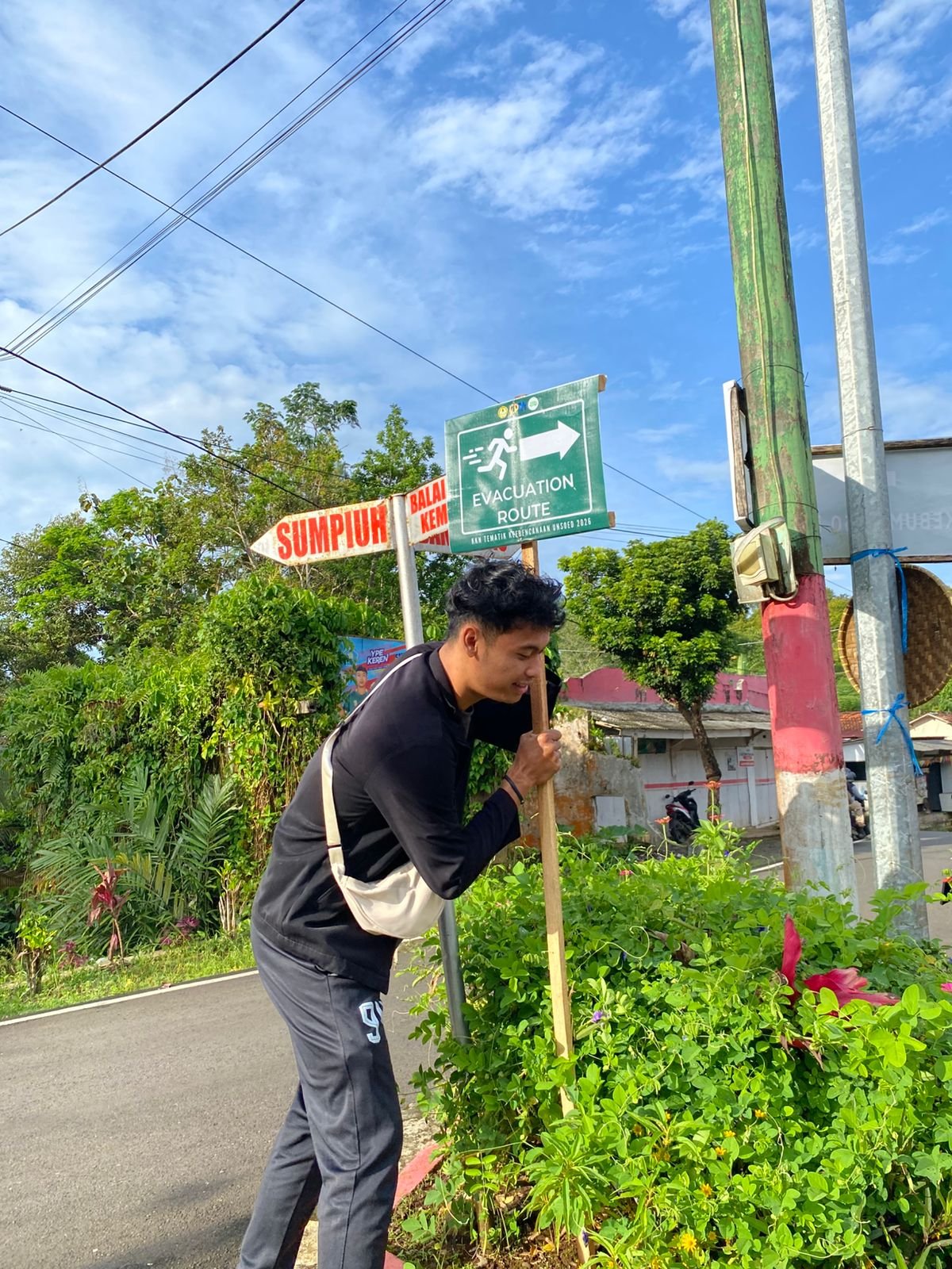 (Day 32) Pemasangan Rambu dan Video Profil Desa