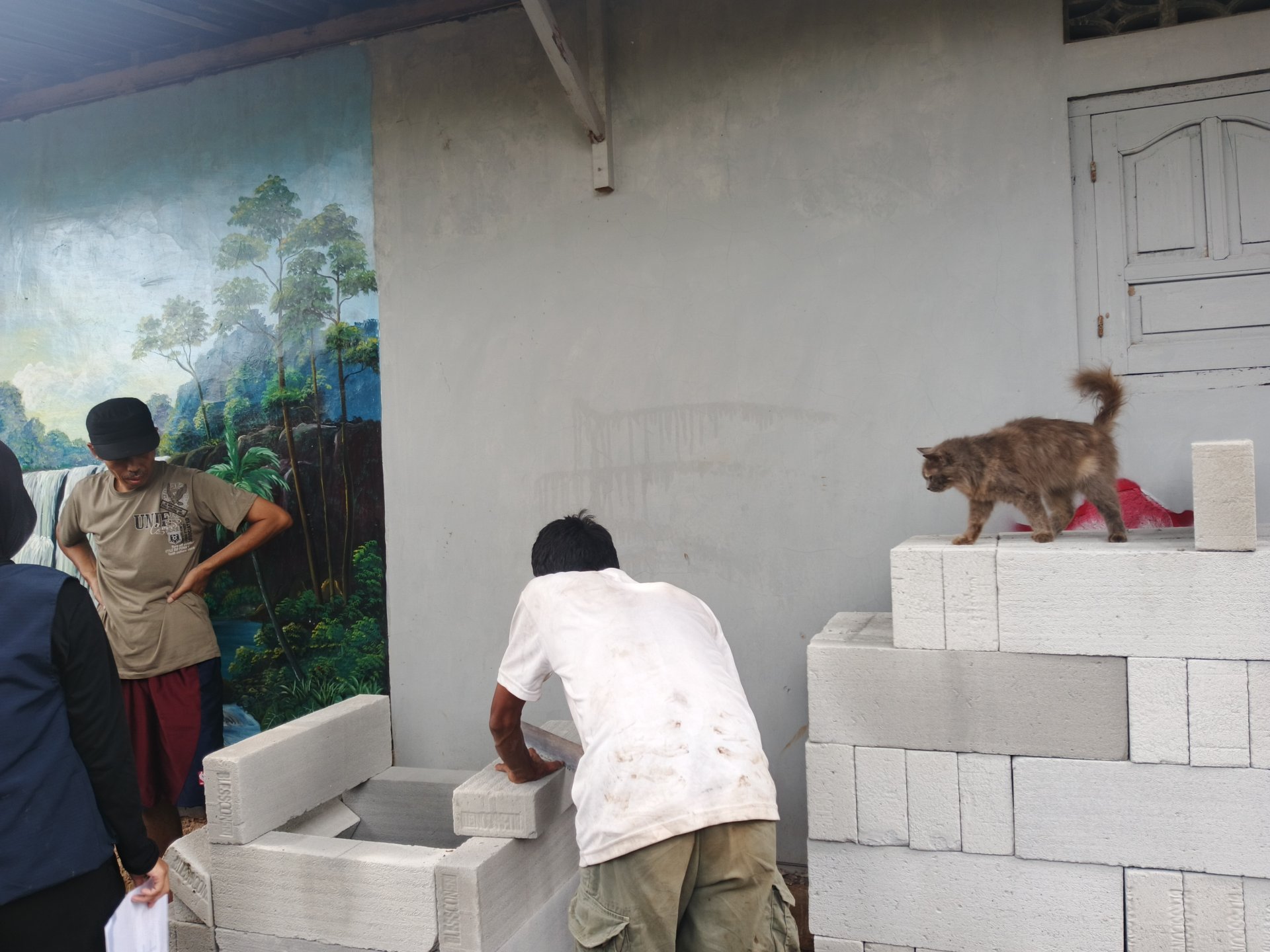 Pembuatan Rocket Stove untuk Pembakaran Sampah Minim Asap