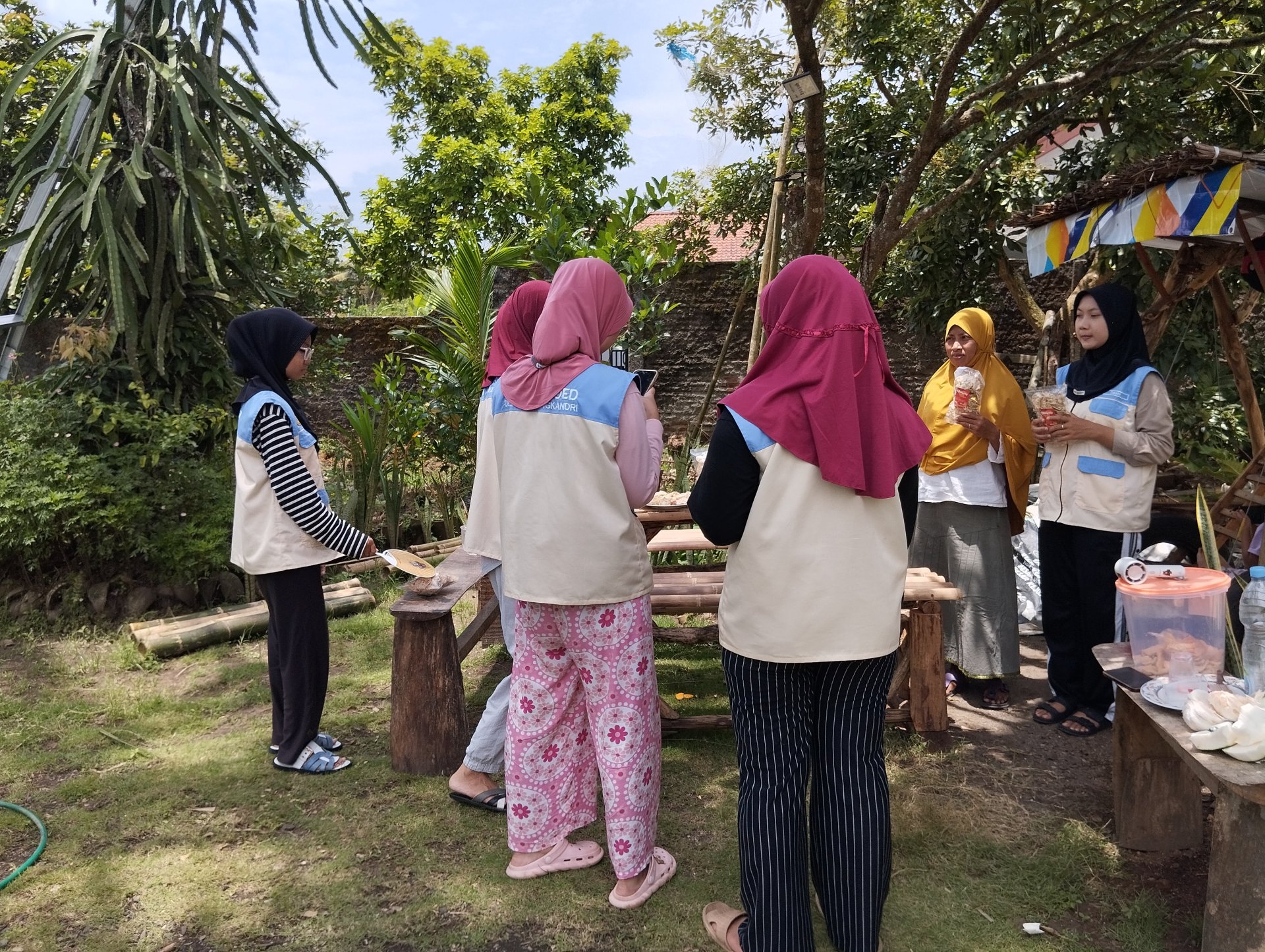 Pembuatan Video Konten Promosi Keripik Tempe Ibu Yuli