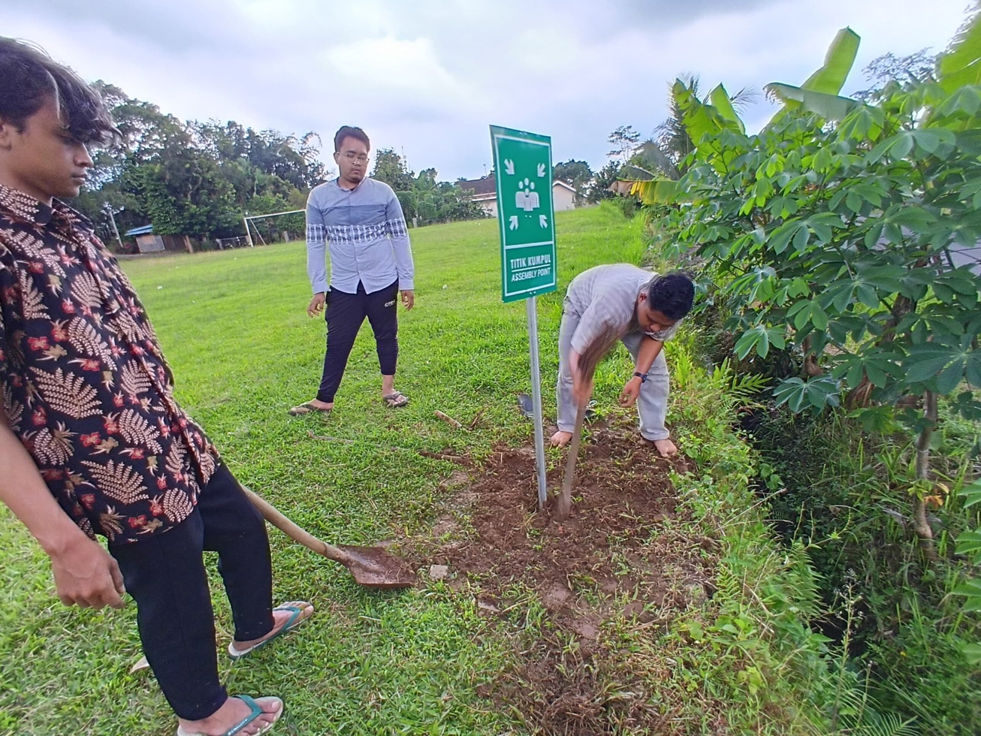 Pemasangan Rambu-Rambu Darurat Bencana
