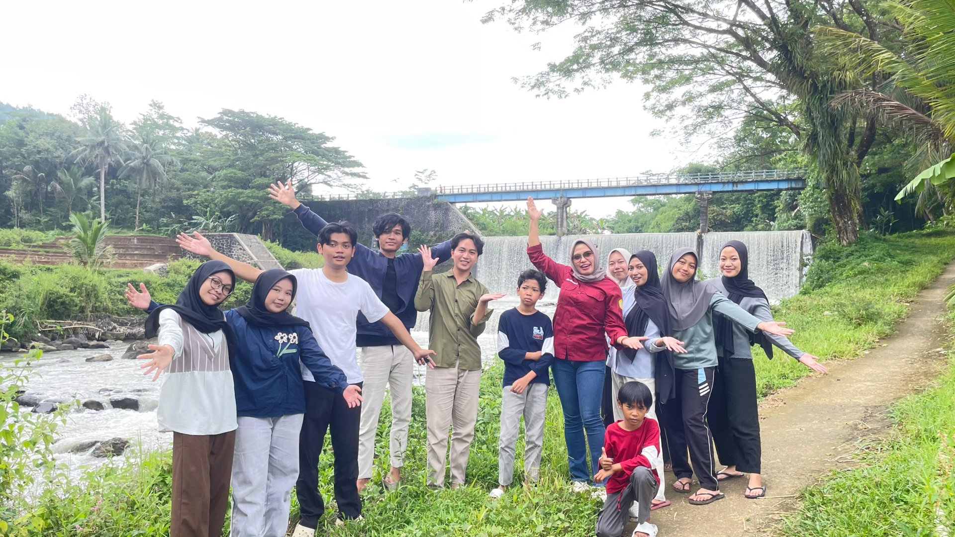 Kunjungan DPL dan Distribusi Undangan Fisik Acara Penutupan KKN