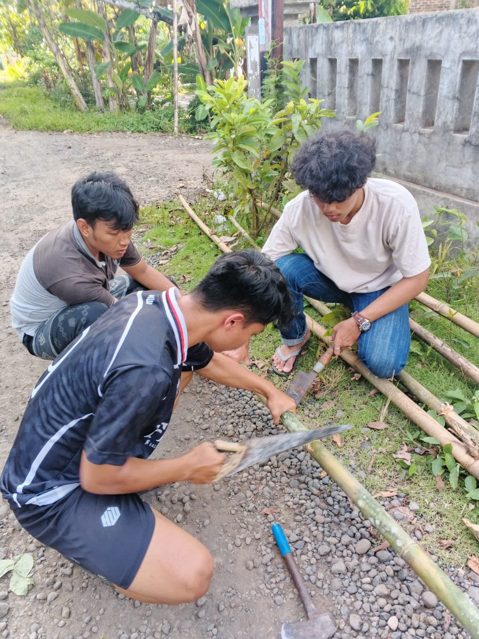 Pembuatan Plang Jalur Evakuasi