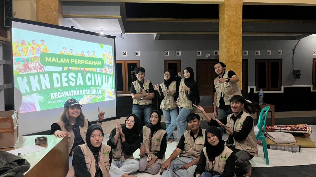 Day 32, malam pelepasan di balai desa ciwuni bersama warga desa ciwuni
