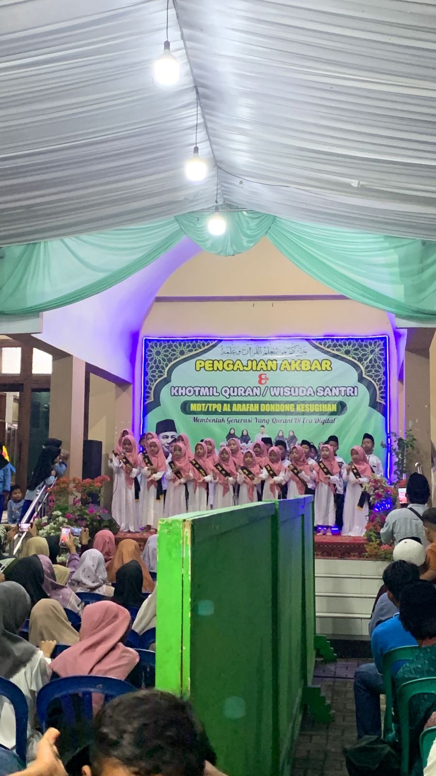 Pengajian Akbar dan Khotmil Qur'an/Wisuda Santri