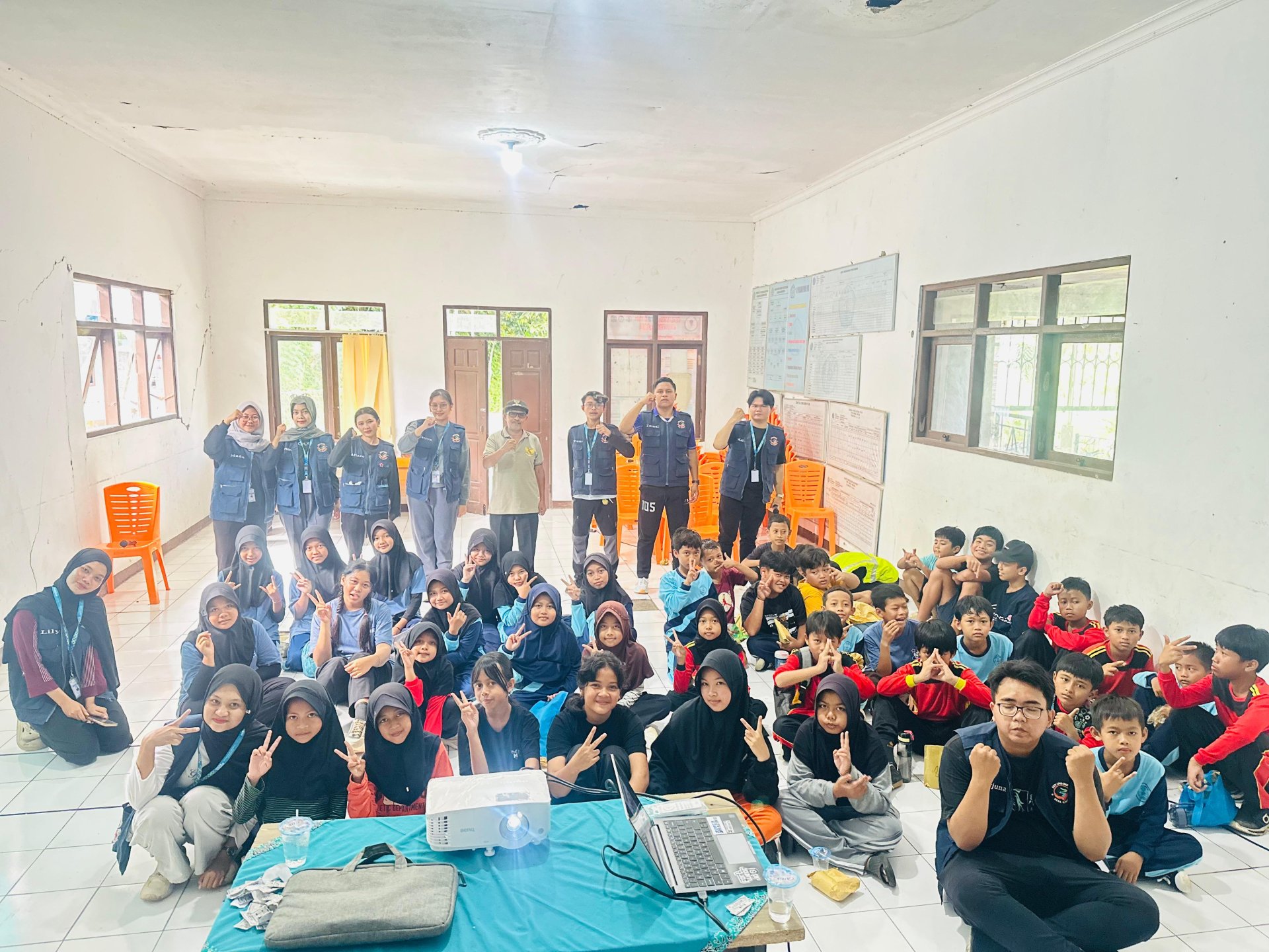 Penutupan KKN: Jalan Sehat dan Senam