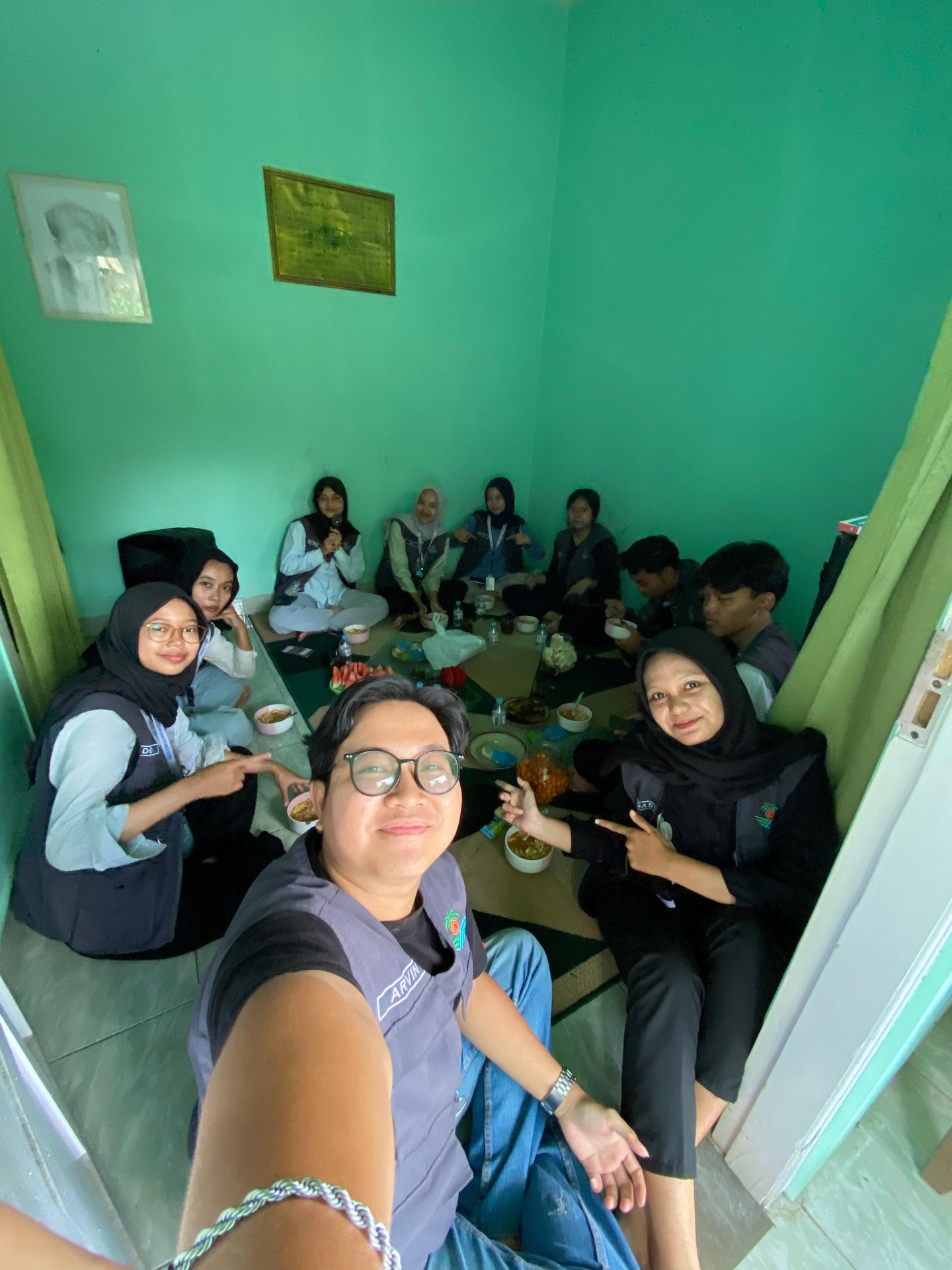 Sowan ke rumah warga