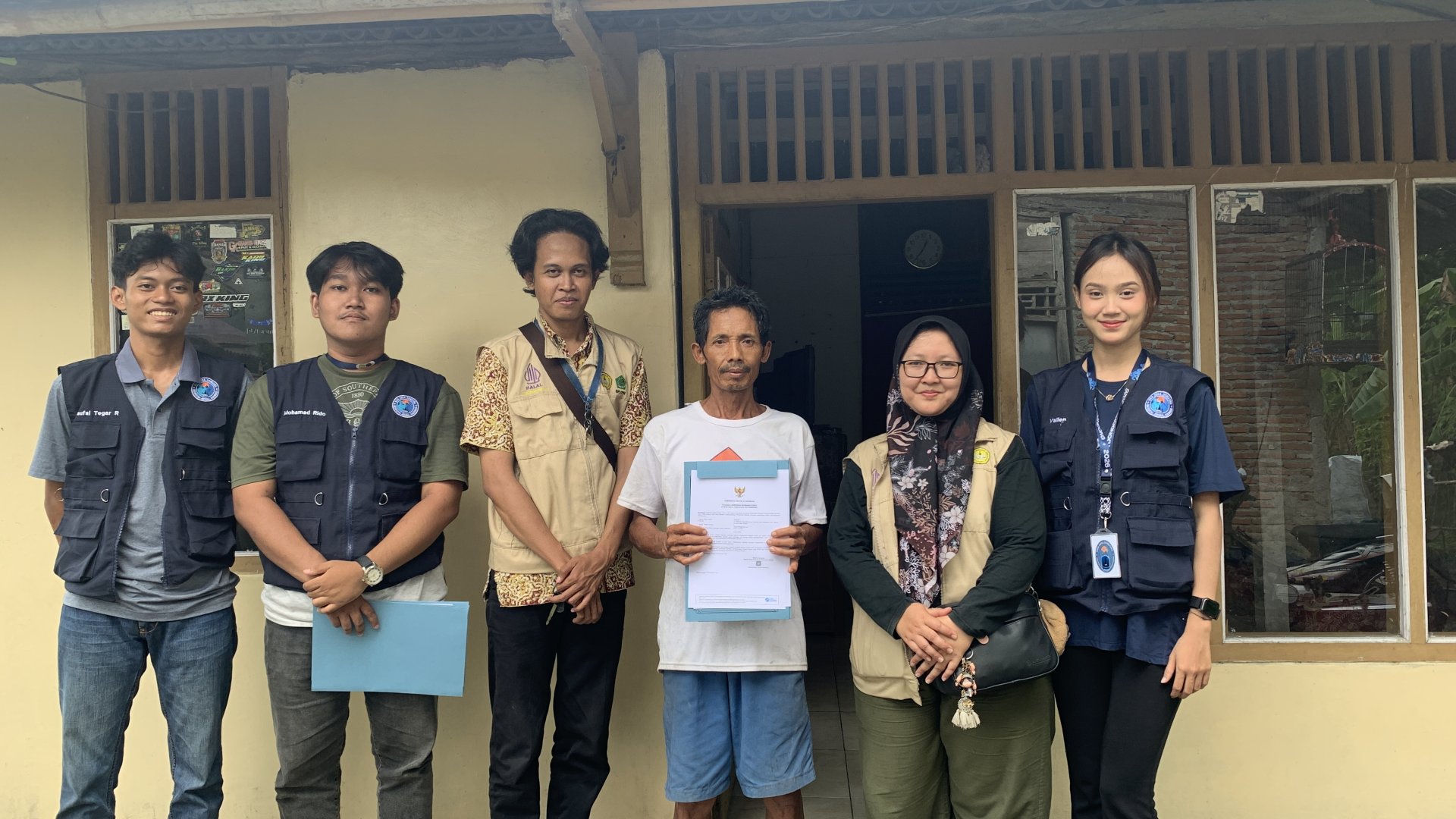 Penyerahan NIB dan Sertifikat Halal UMKM