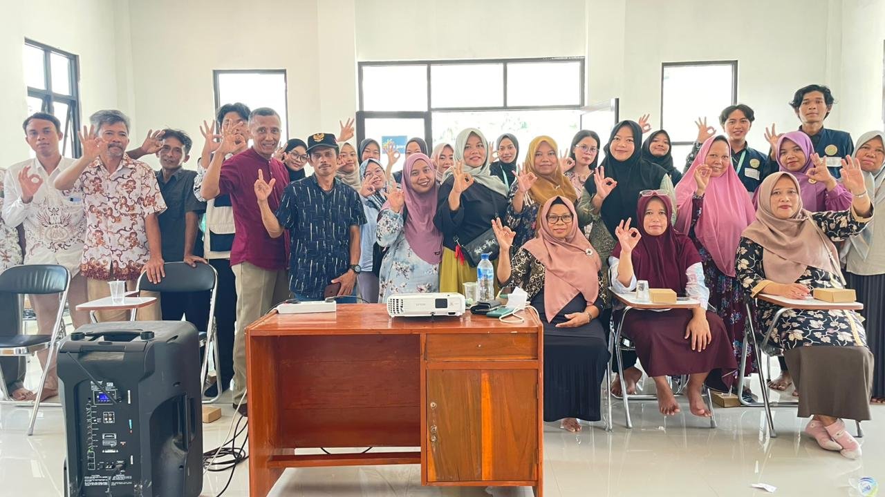 Pemaparan Hasil KKN dan Penutupan Kegiatan KKN di Balai Desa Tirip